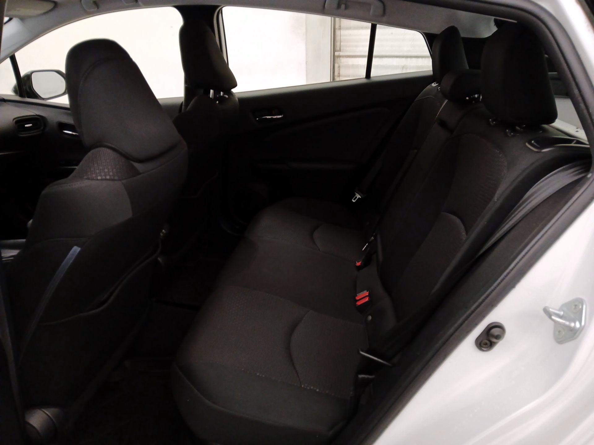Thumbnail: 2019 Toyota Prius - 18
