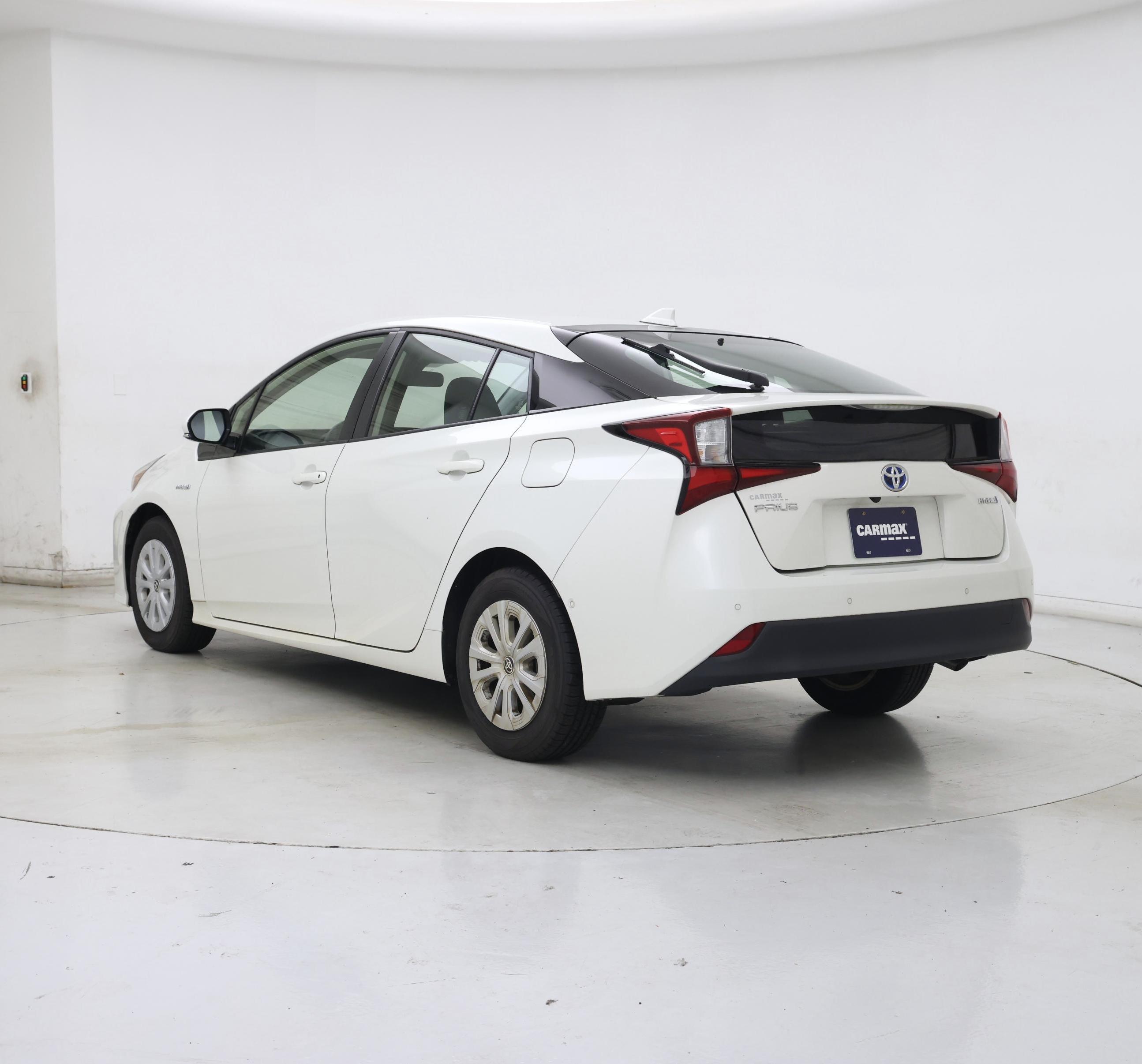 Thumbnail: 2019 Toyota Prius - 2