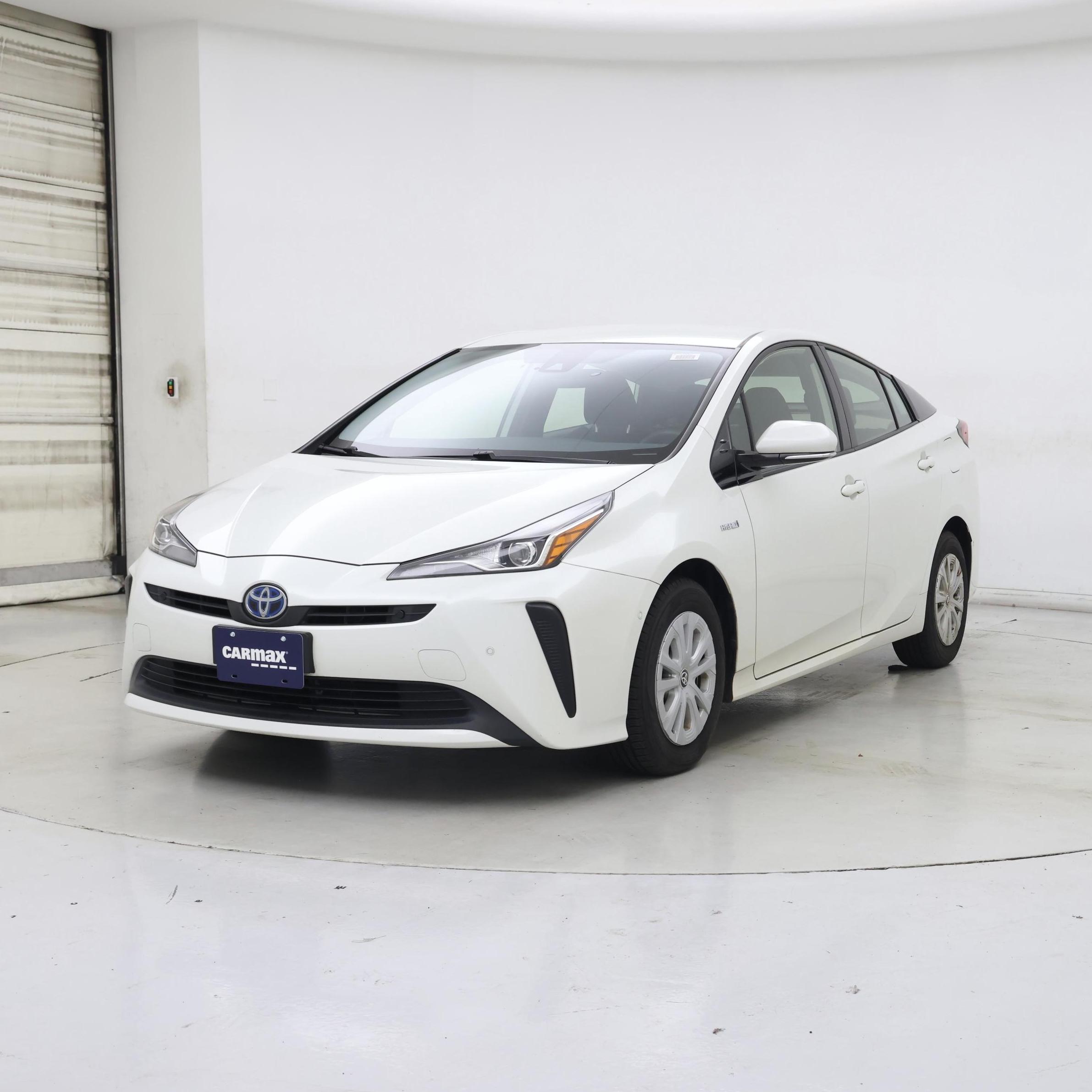Thumbnail: 2019 Toyota Prius - 4