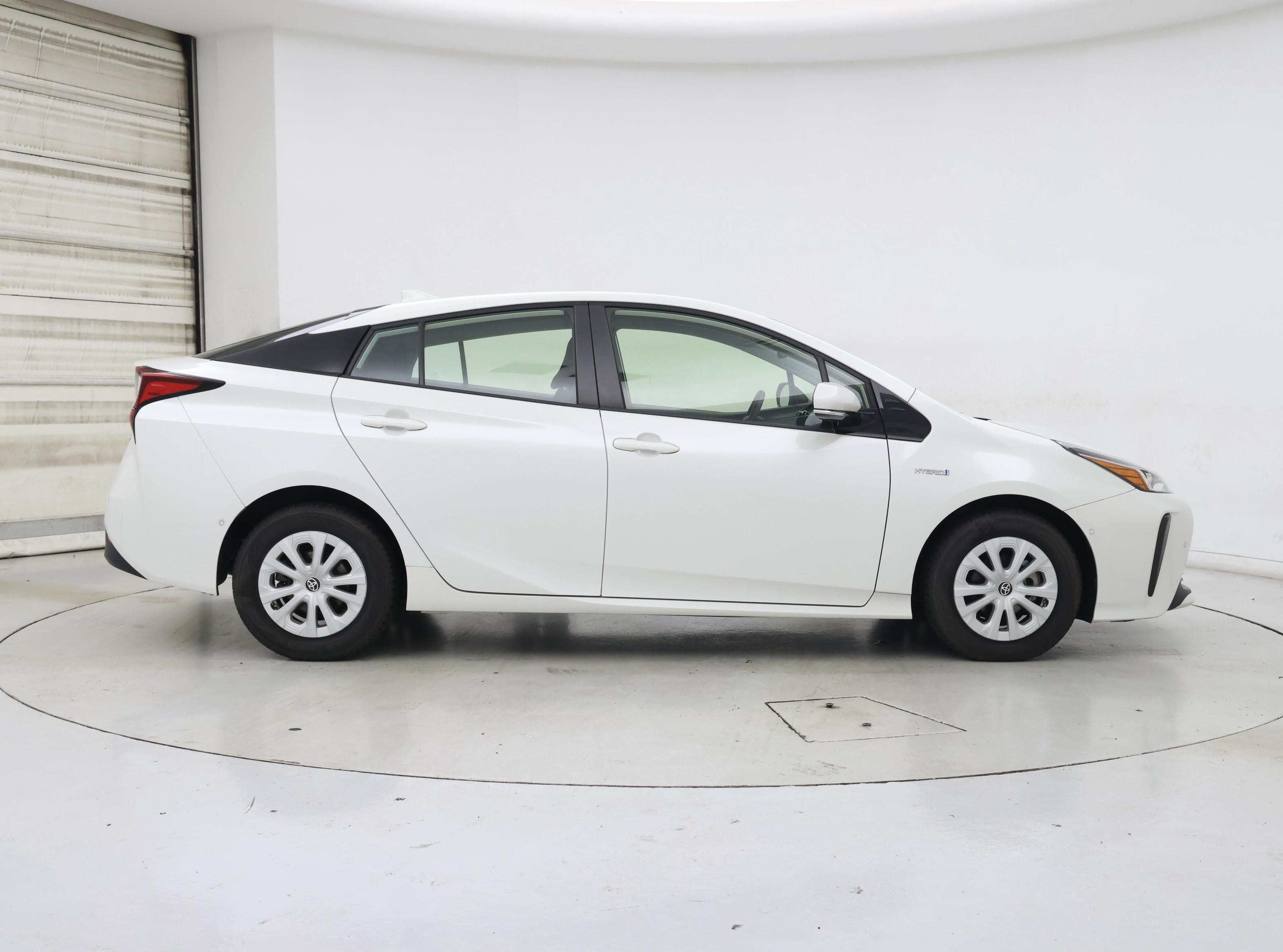 Thumbnail: 2019 Toyota Prius - 7