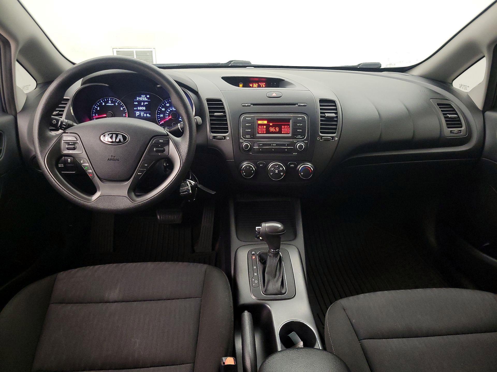 Thumbnail: 2016 Kia Forte - 9