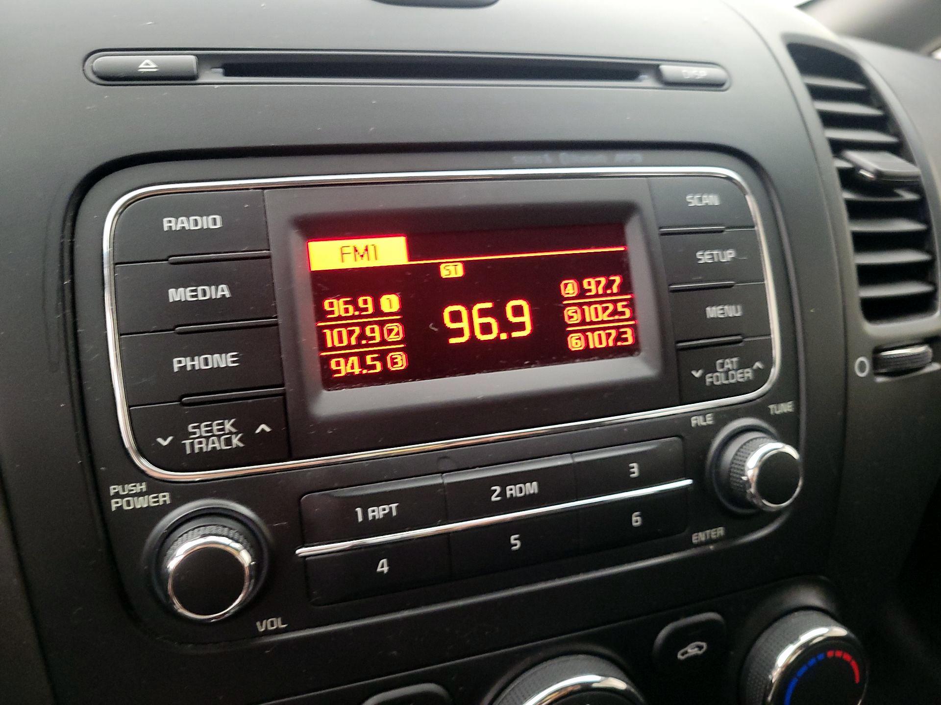 Thumbnail: 2016 Kia Forte - 14