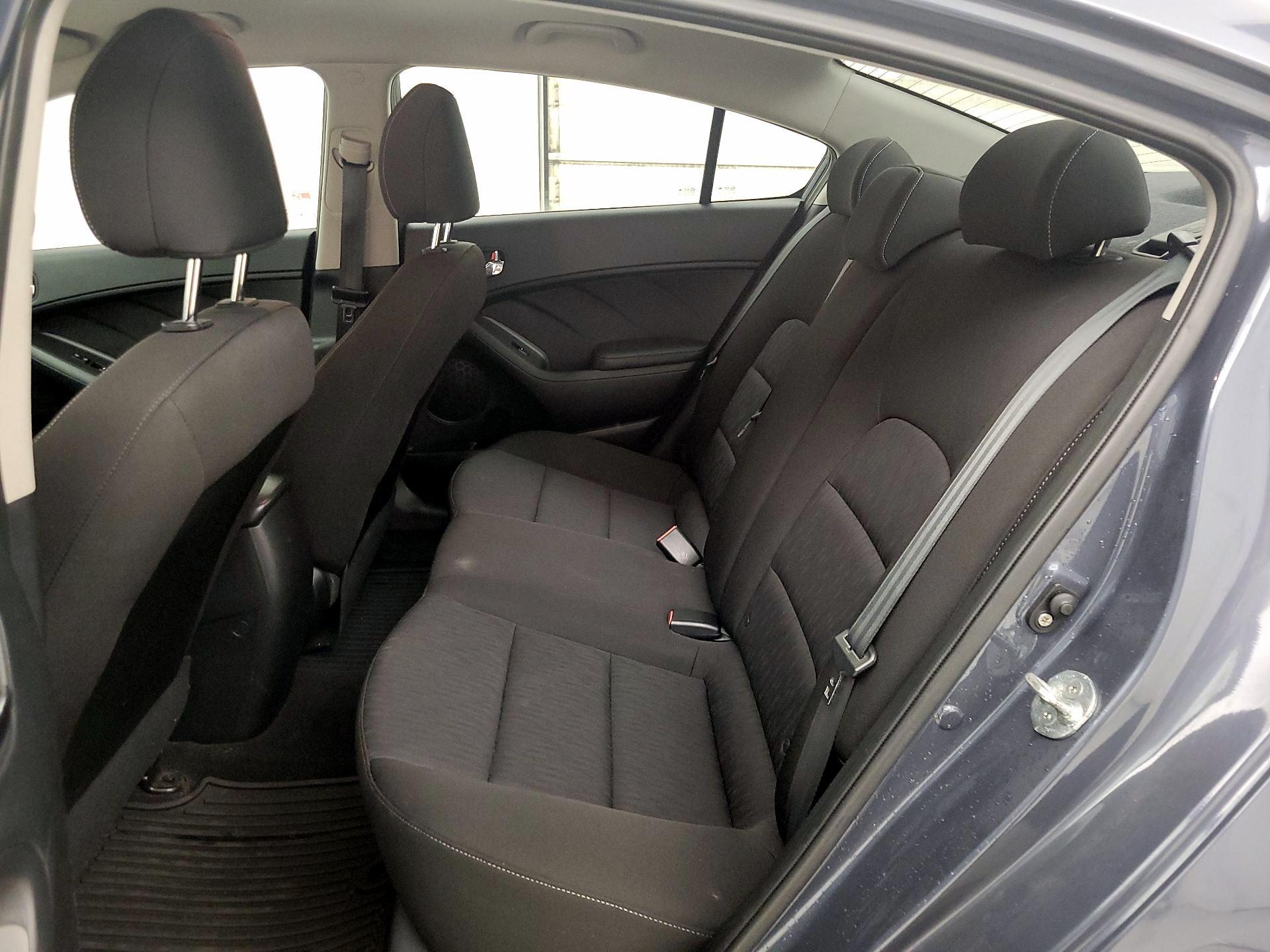 Thumbnail: 2016 Kia Forte - 18