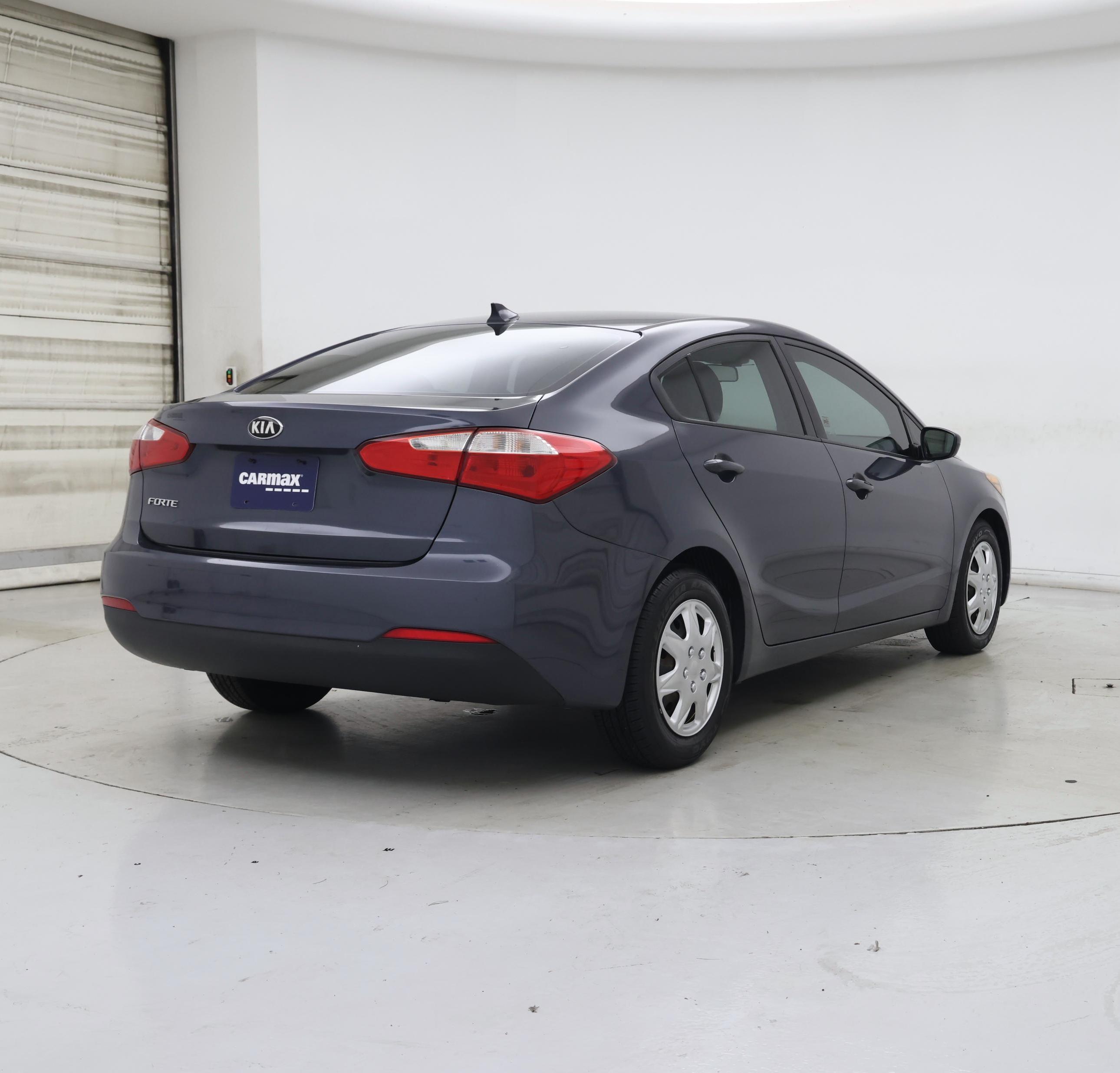Thumbnail: 2016 Kia Forte - 8