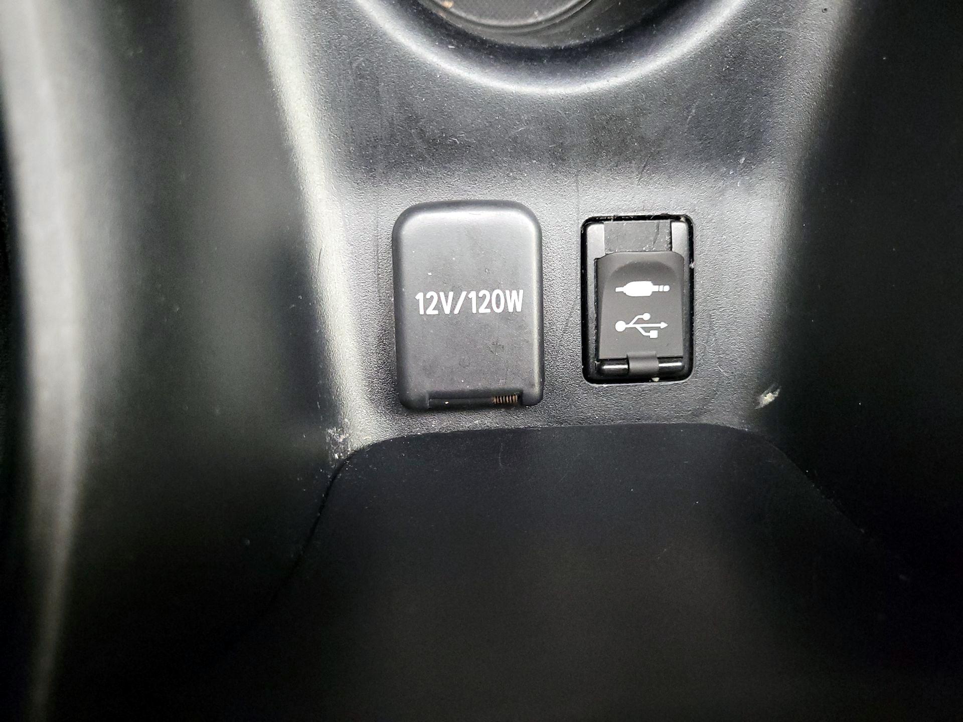 Thumbnail: 2017 Toyota Prius - 18