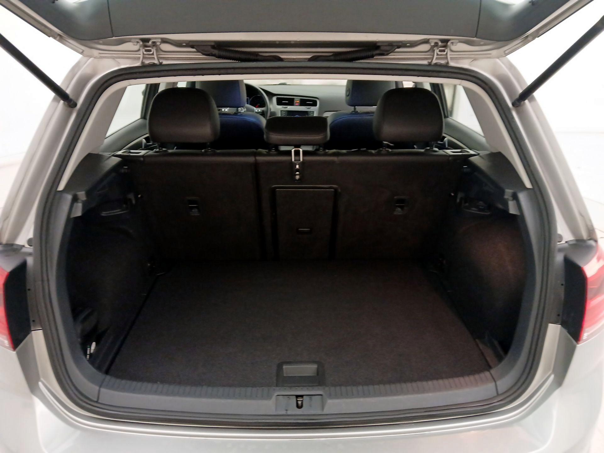 Thumbnail: 2015 Volkswagen Golf - 19