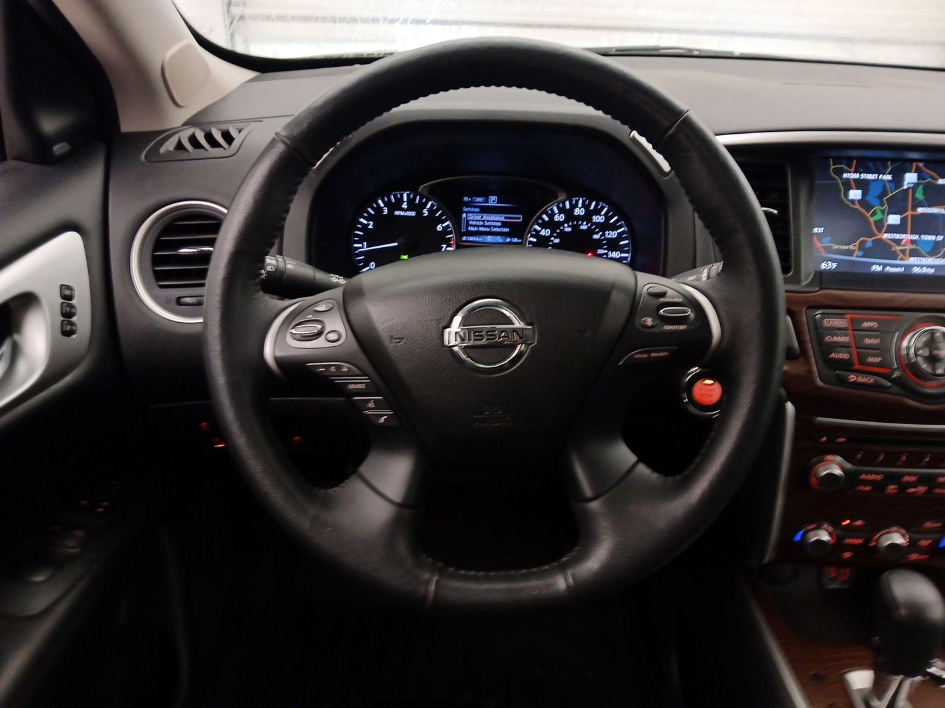 Thumbnail: 2019 Nissan Pathfinder - 10