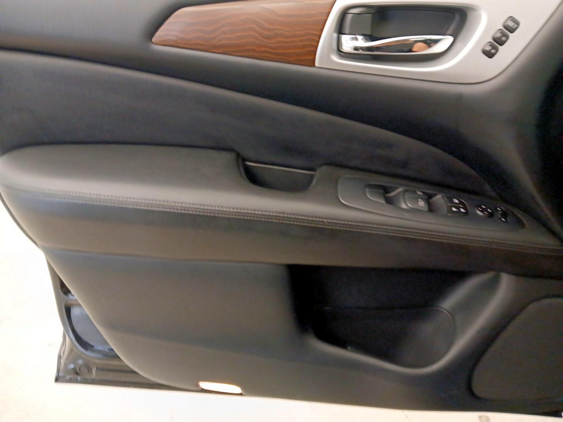 Thumbnail: 2019 Nissan Pathfinder - 12
