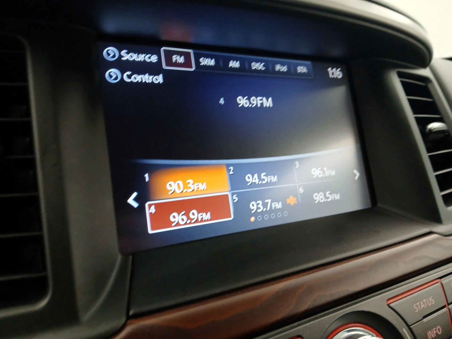 Thumbnail: 2019 Nissan Pathfinder - 16