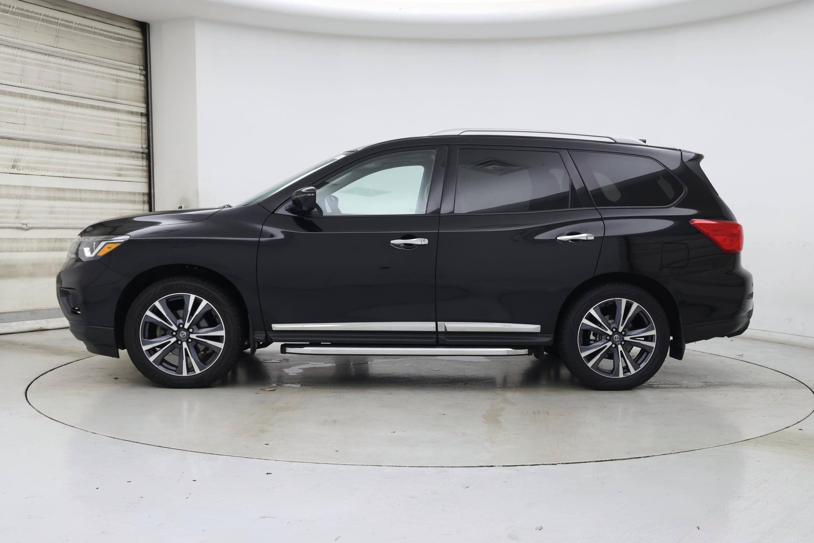 Thumbnail: 2019 Nissan Pathfinder - 3