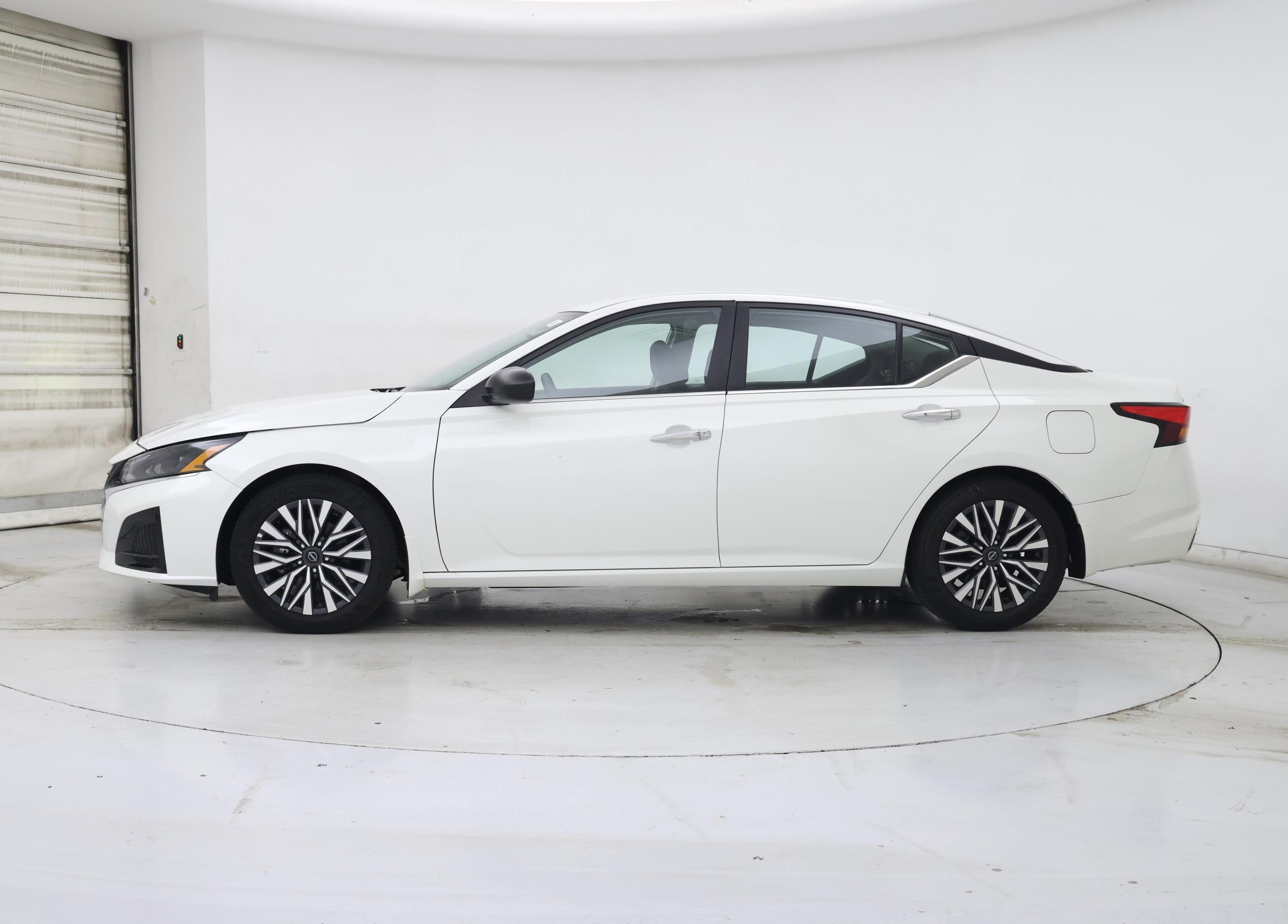 Thumbnail: 2024 Nissan Altima - 3