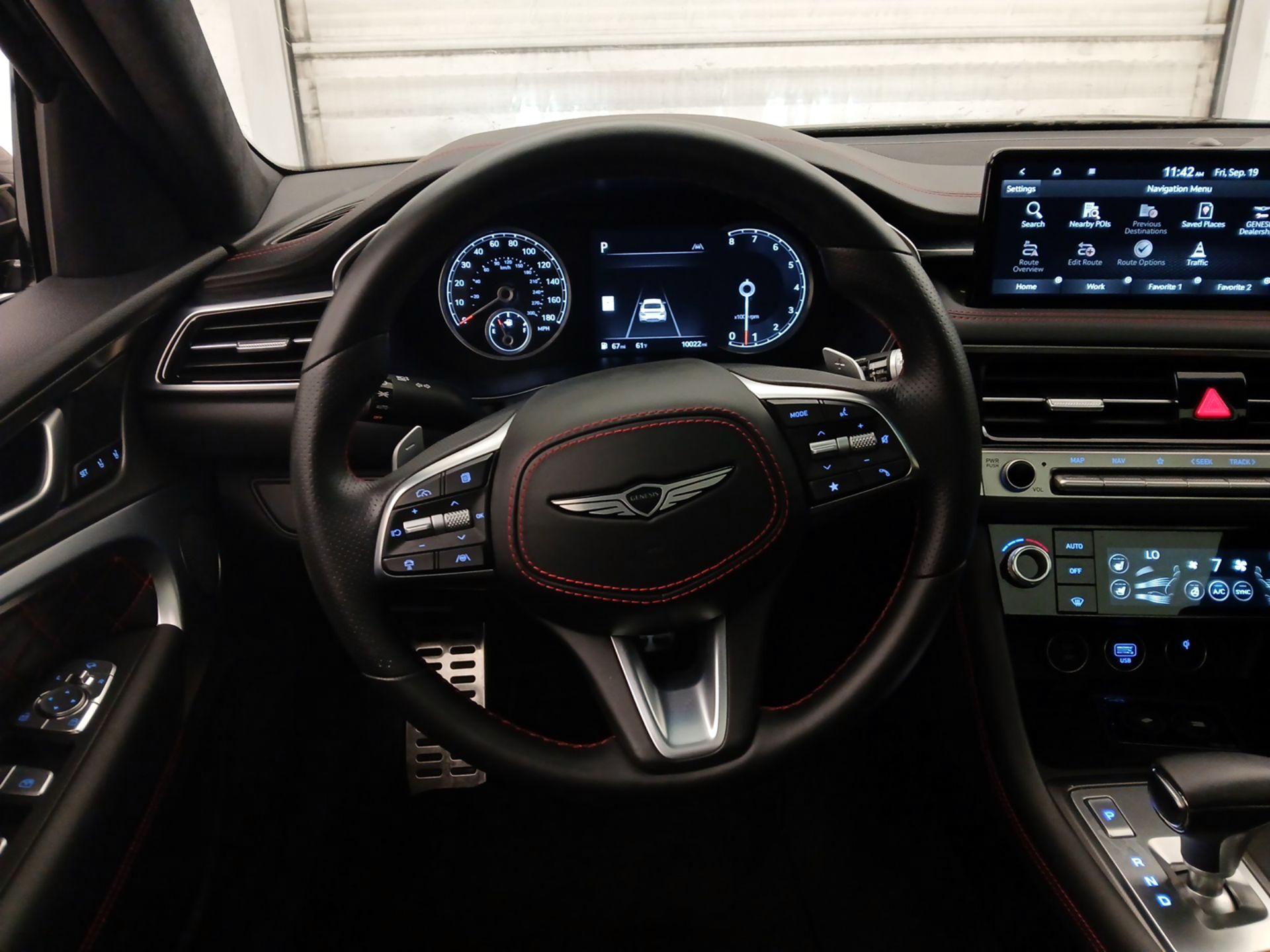 Thumbnail: 2024 Genesis G70 - 10