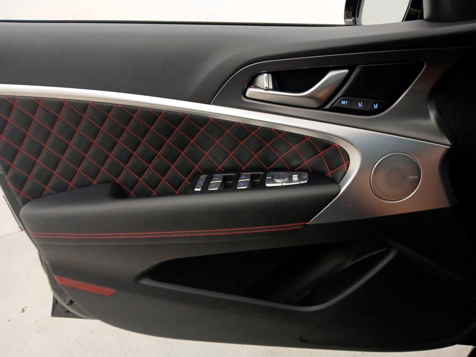 Thumbnail: 2024 Genesis G70 - 12