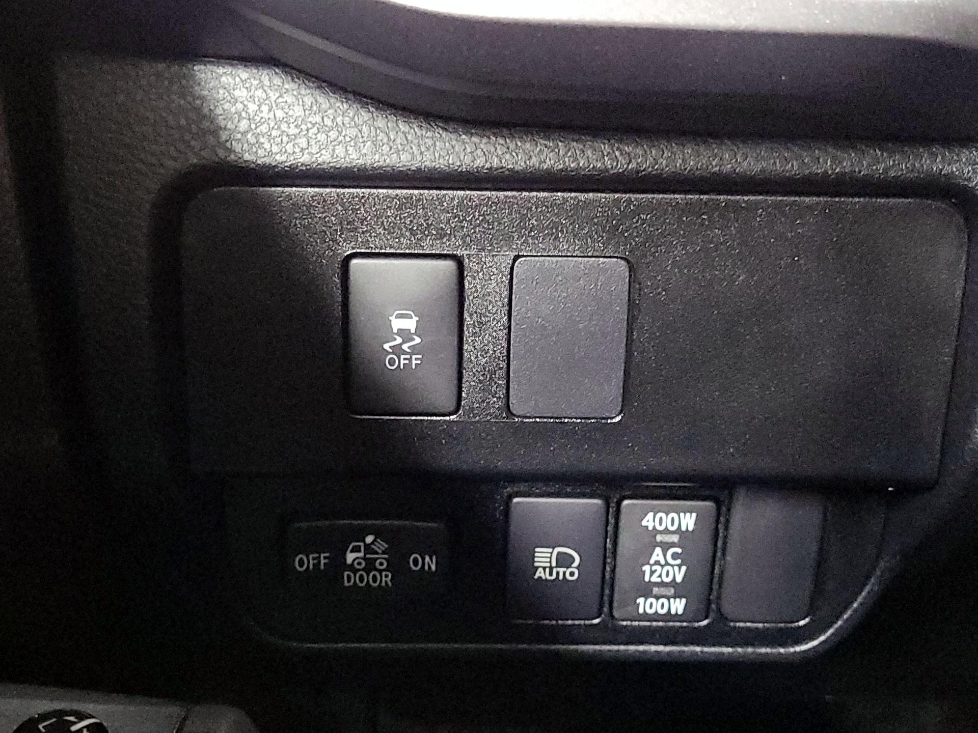 Thumbnail: 2022 Toyota Tacoma - 13