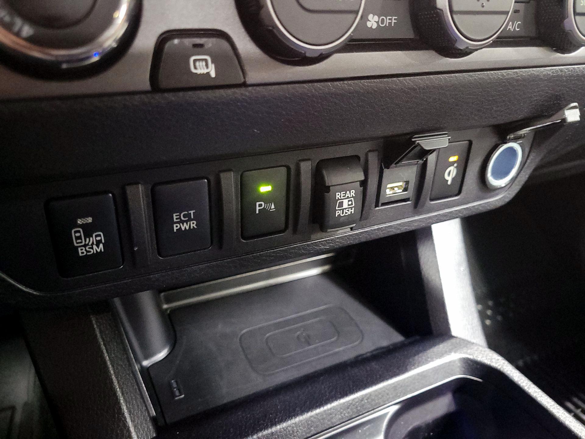 Thumbnail: 2022 Toyota Tacoma - 18