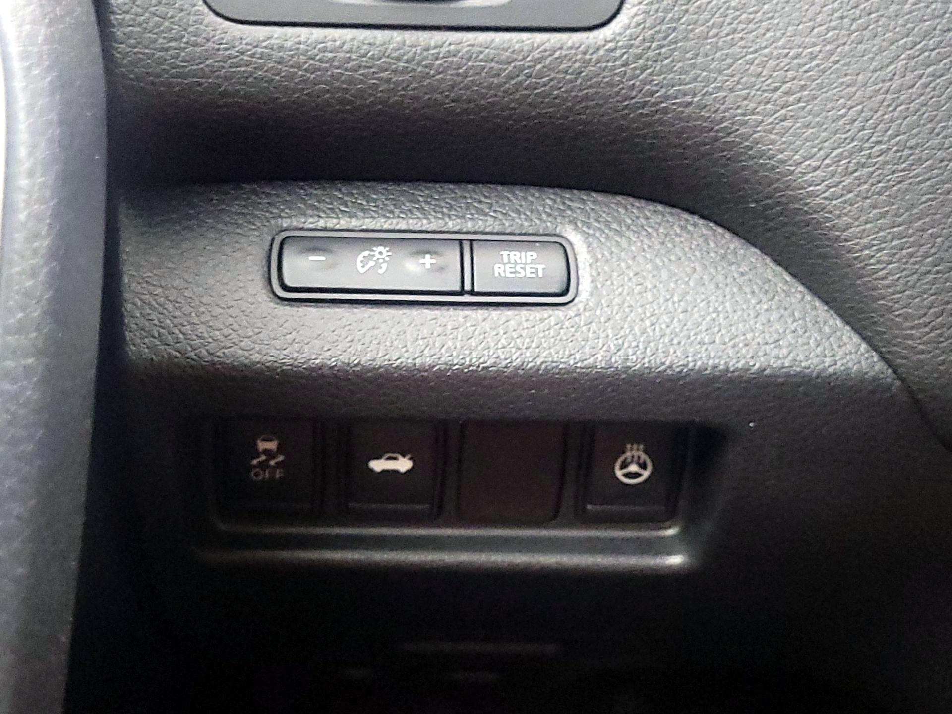 Thumbnail: 2014 Nissan Altima - 13