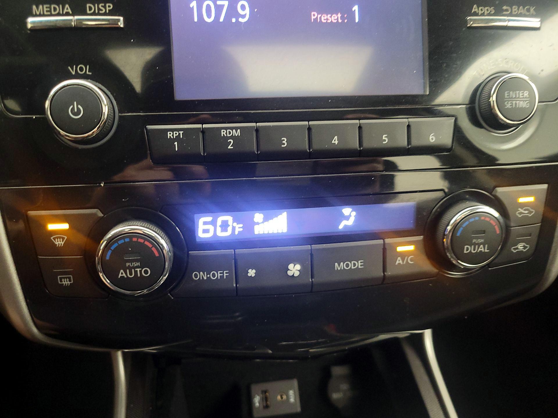 Thumbnail: 2014 Nissan Altima - 16