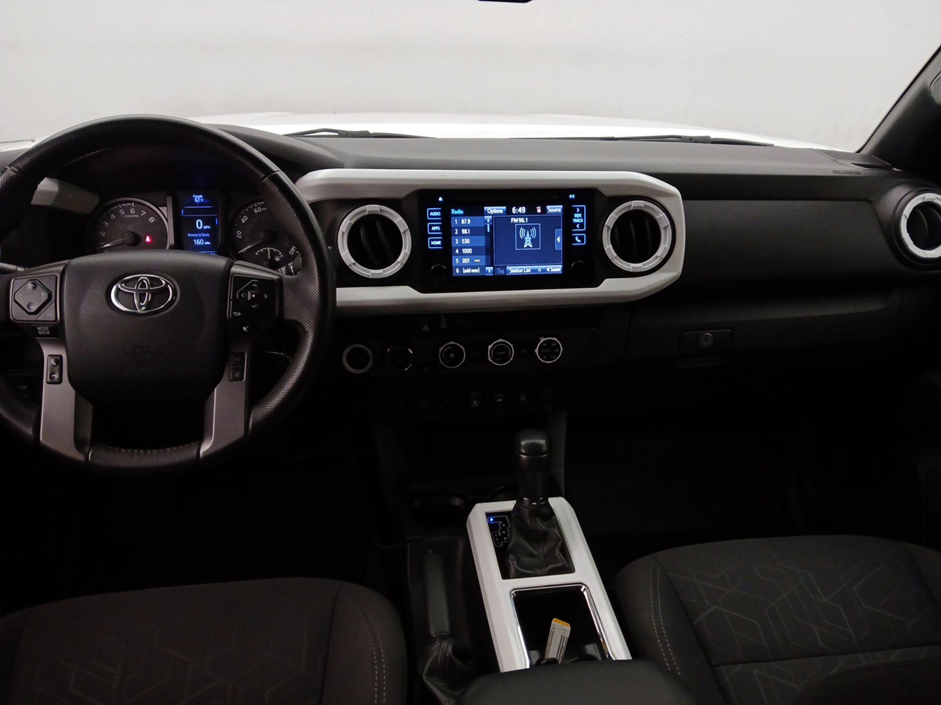 Thumbnail: 2018 Toyota Tacoma - 9