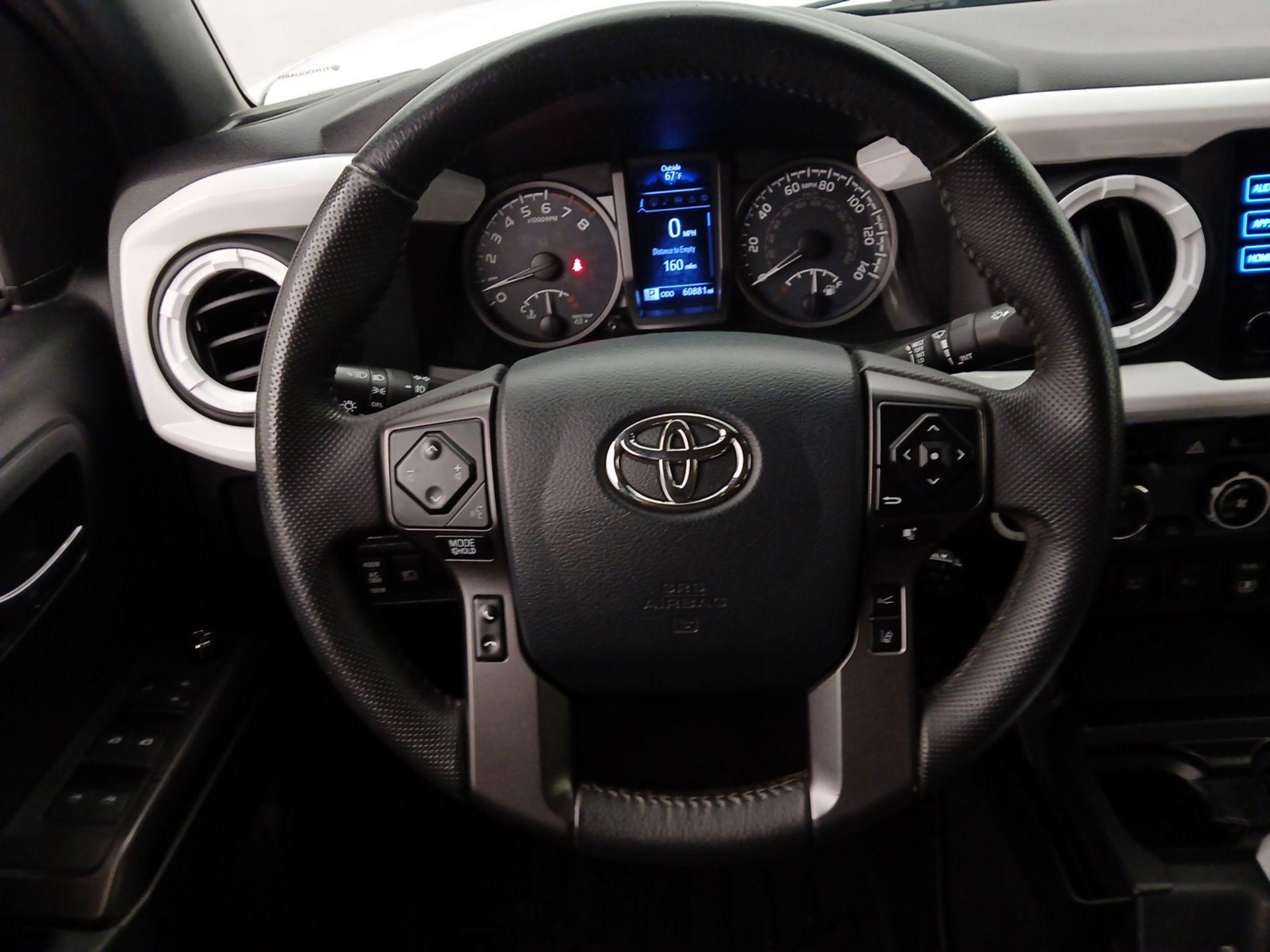 Thumbnail: 2018 Toyota Tacoma - 10