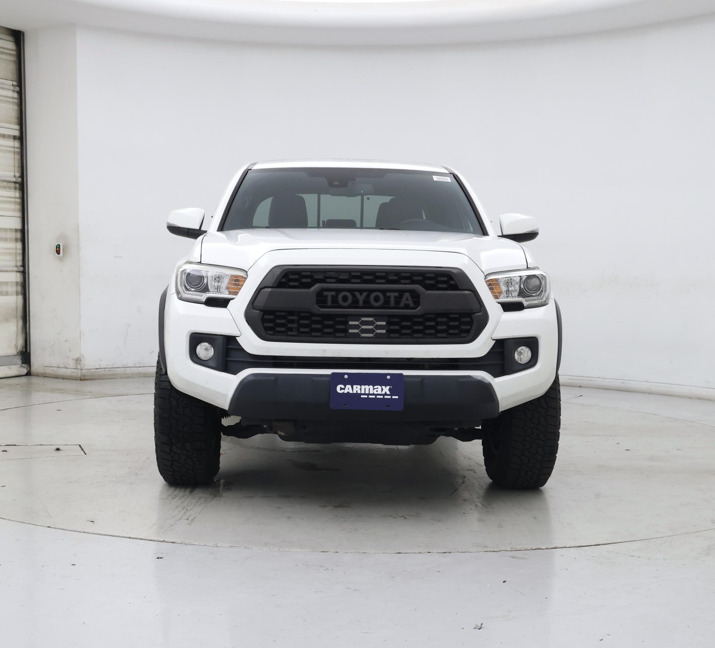 Thumbnail: 2018 Toyota Tacoma - 5