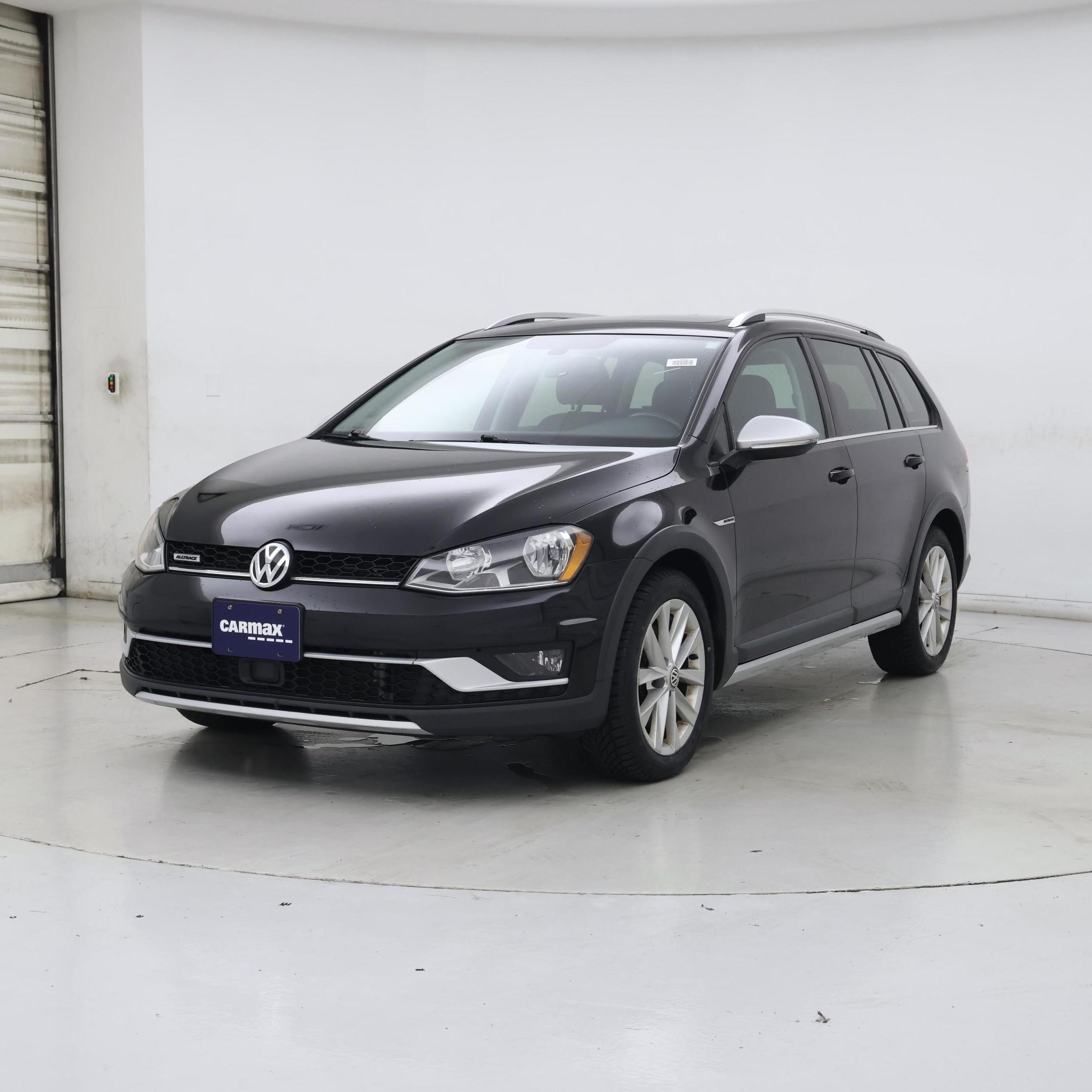 Thumbnail: 2017 Volkswagen Golf - 4