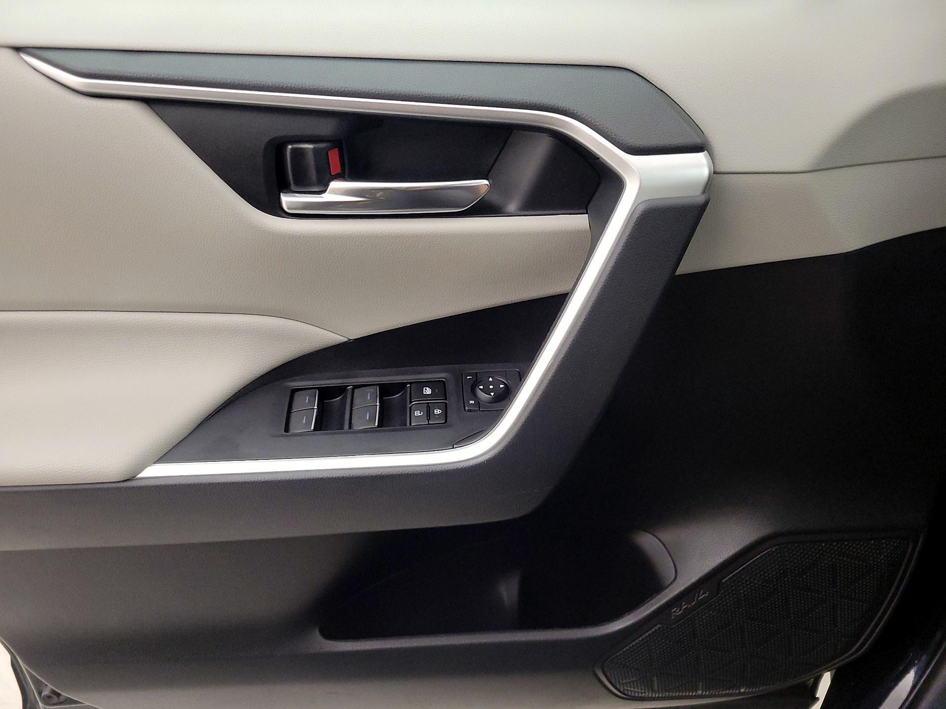 Thumbnail: 2023 Toyota RAV4 - 12