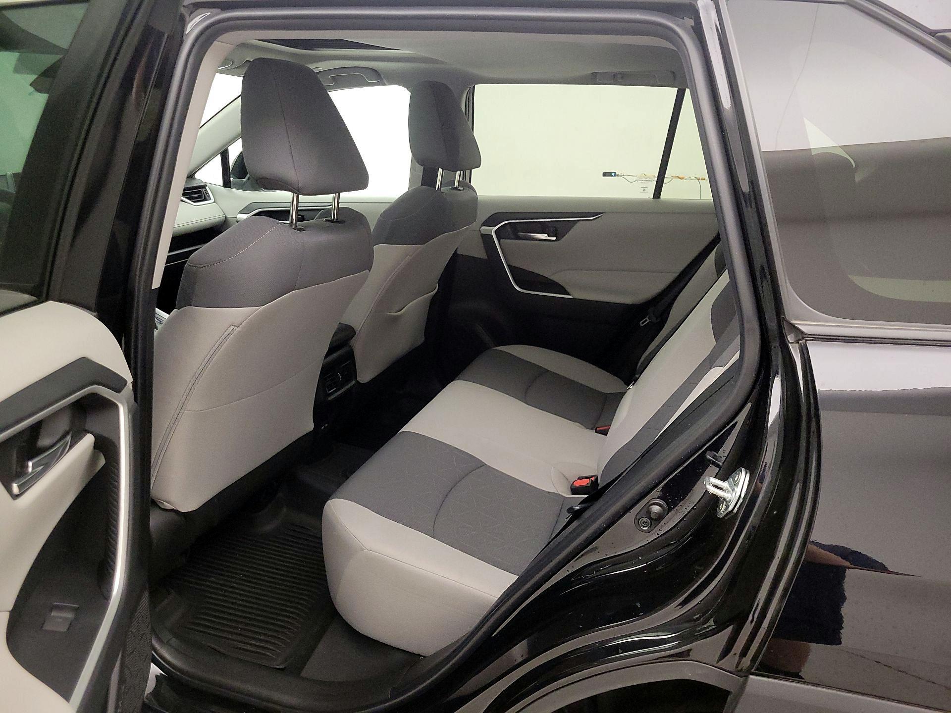 Thumbnail: 2023 Toyota RAV4 - 20