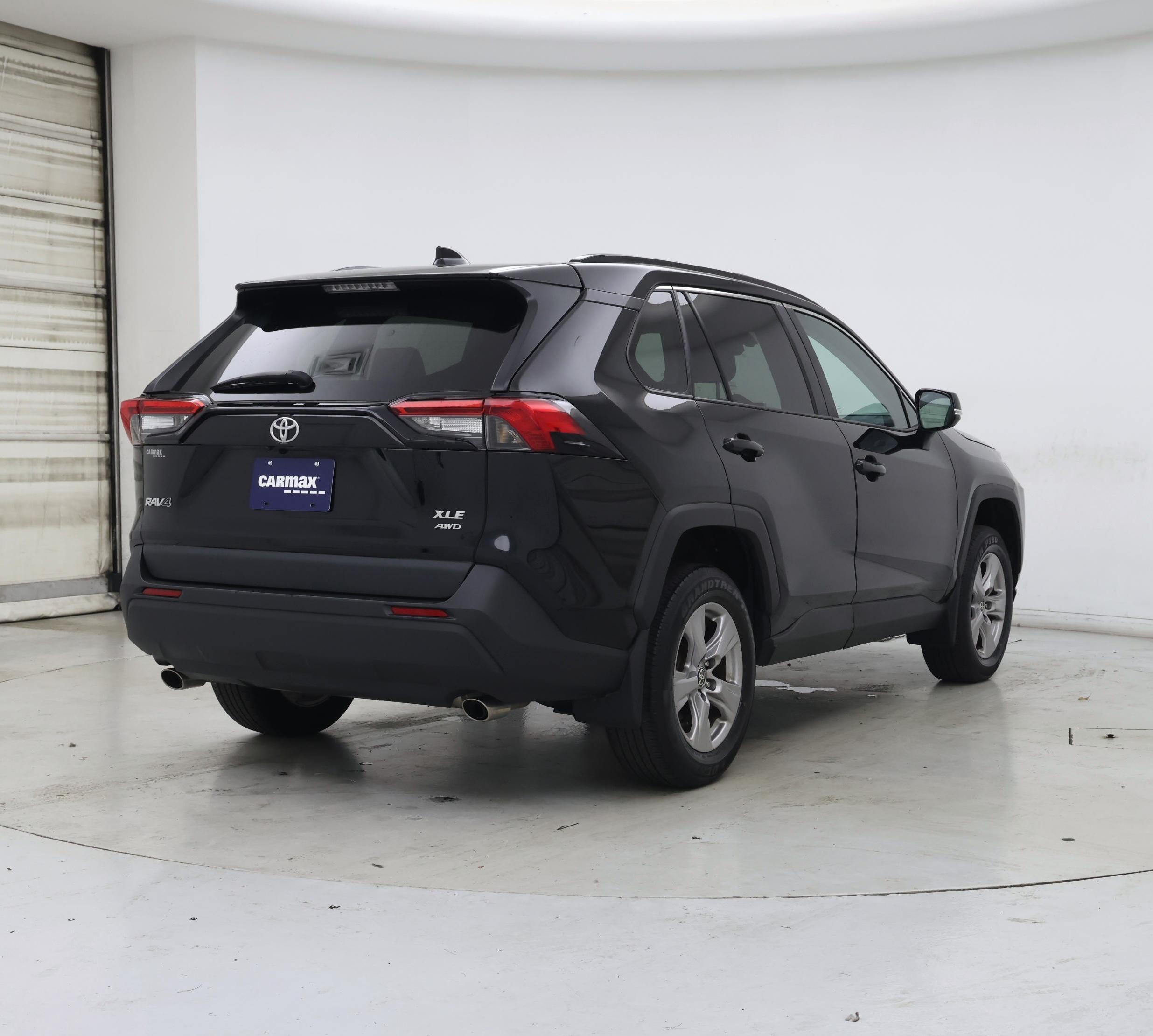 Thumbnail: 2023 Toyota RAV4 - 8