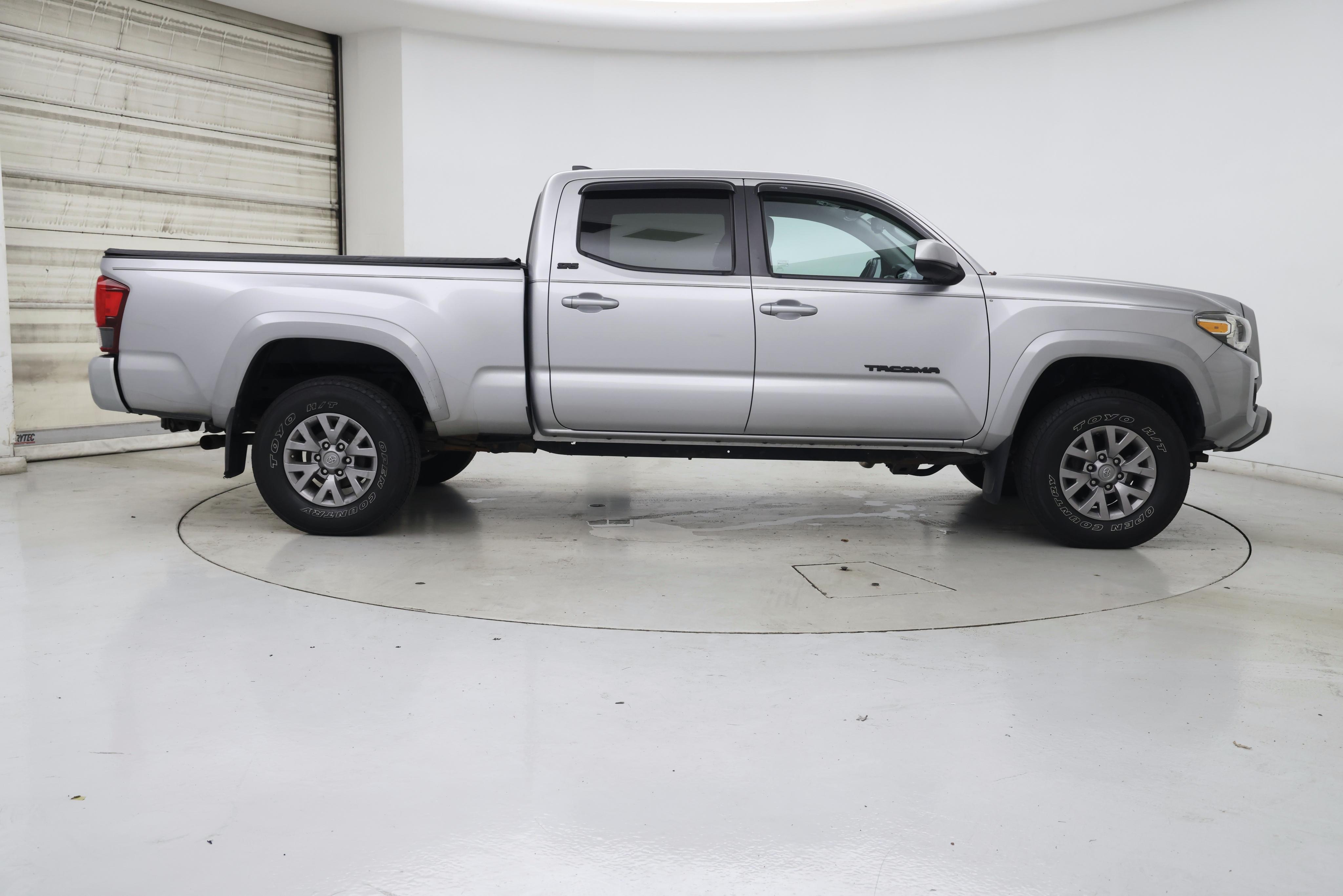 Thumbnail: 2018 Toyota Tacoma - 7