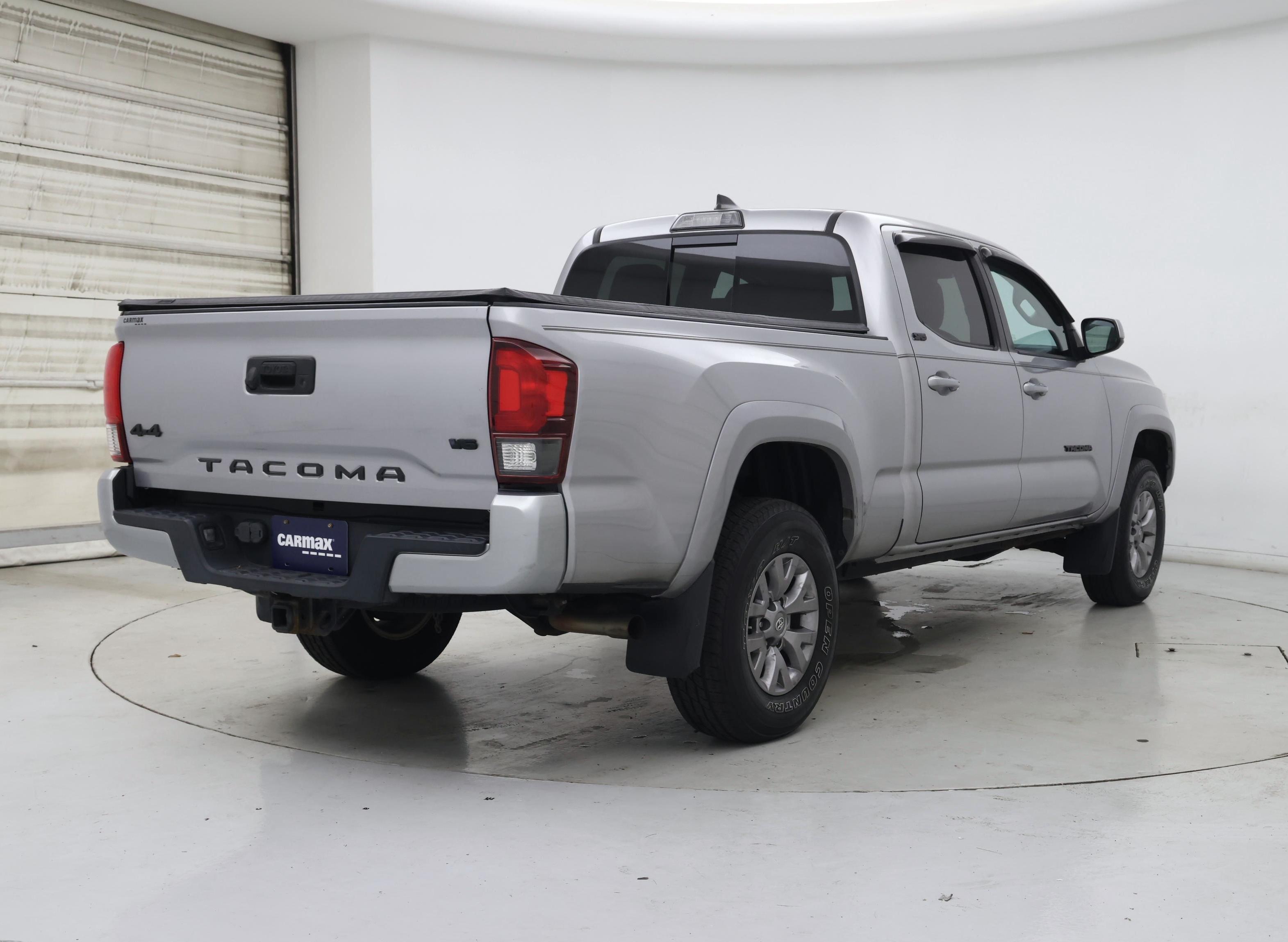 Thumbnail: 2018 Toyota Tacoma - 8