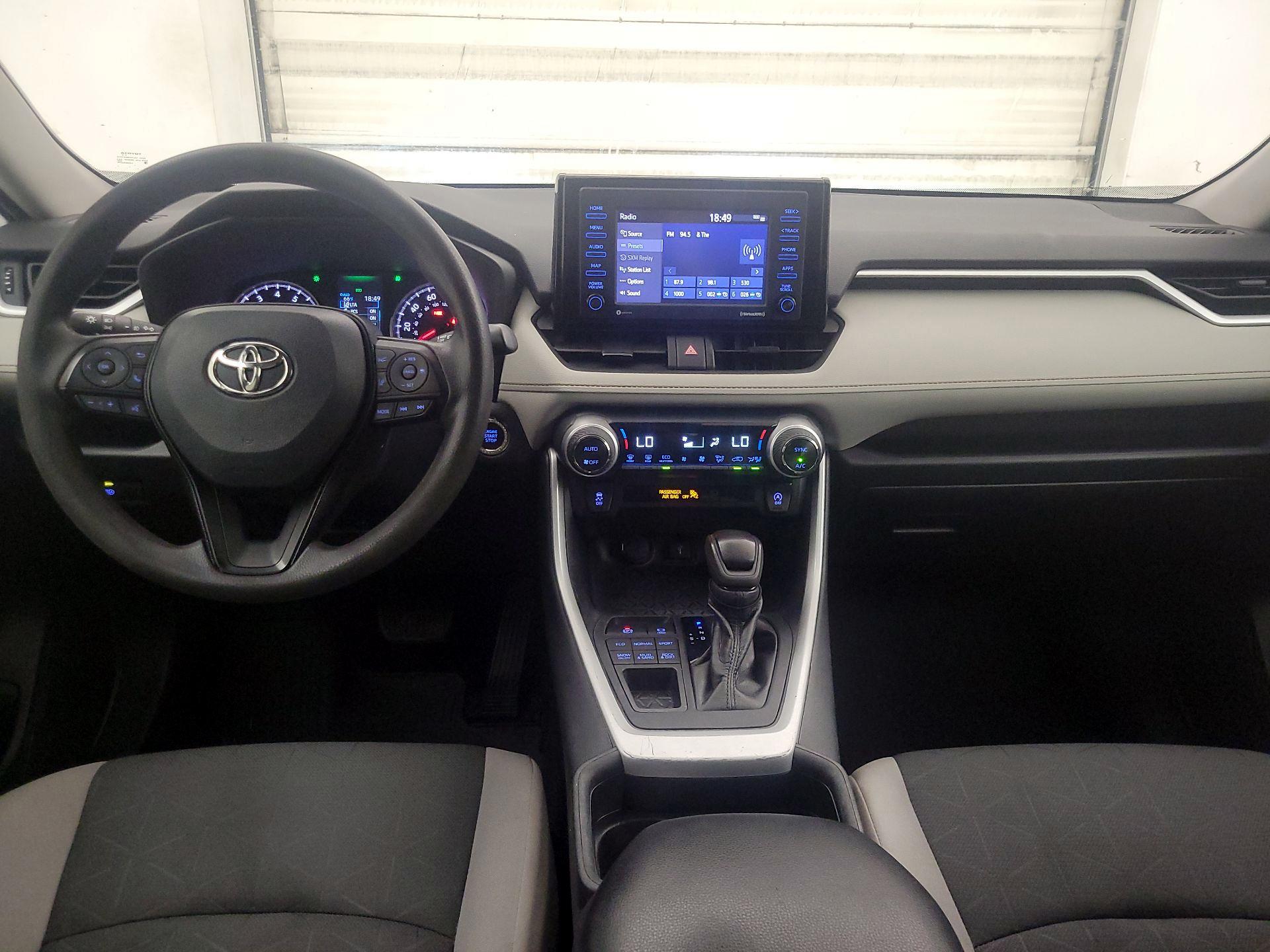 Thumbnail: 2021 Toyota RAV4 - 9