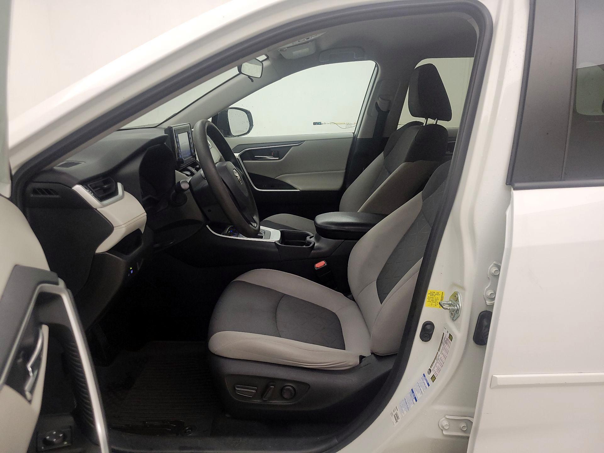 Thumbnail: 2021 Toyota RAV4 - 11
