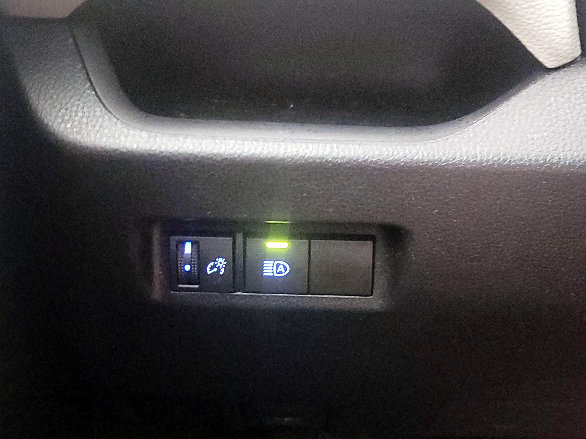 Thumbnail: 2021 Toyota RAV4 - 13