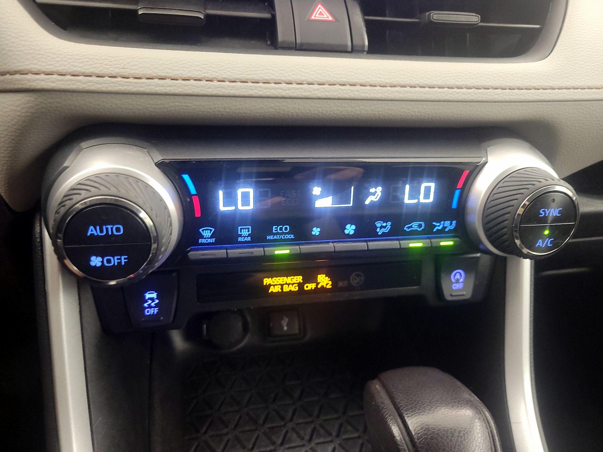 Thumbnail: 2021 Toyota RAV4 - 16