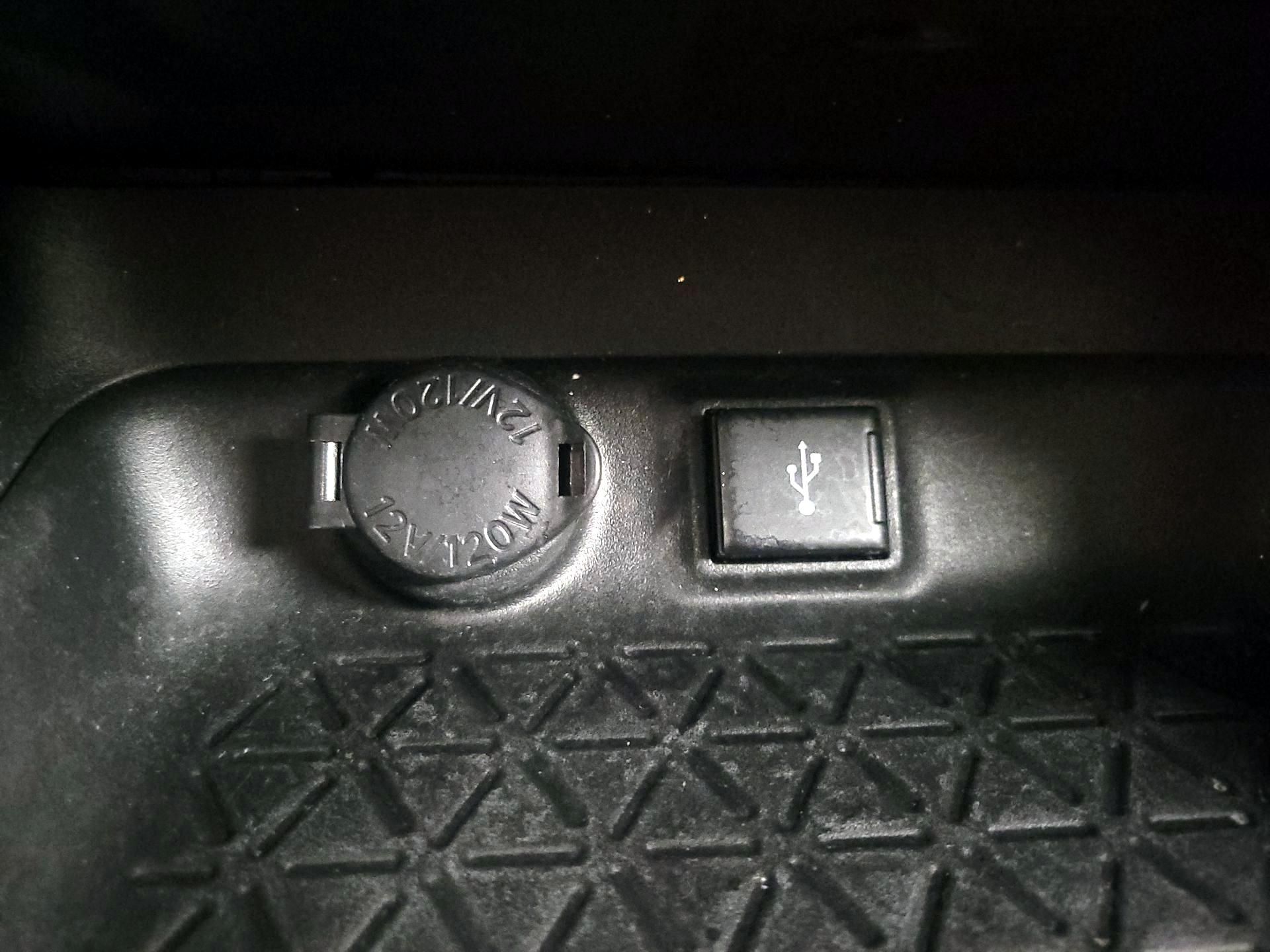 Thumbnail: 2021 Toyota RAV4 - 18