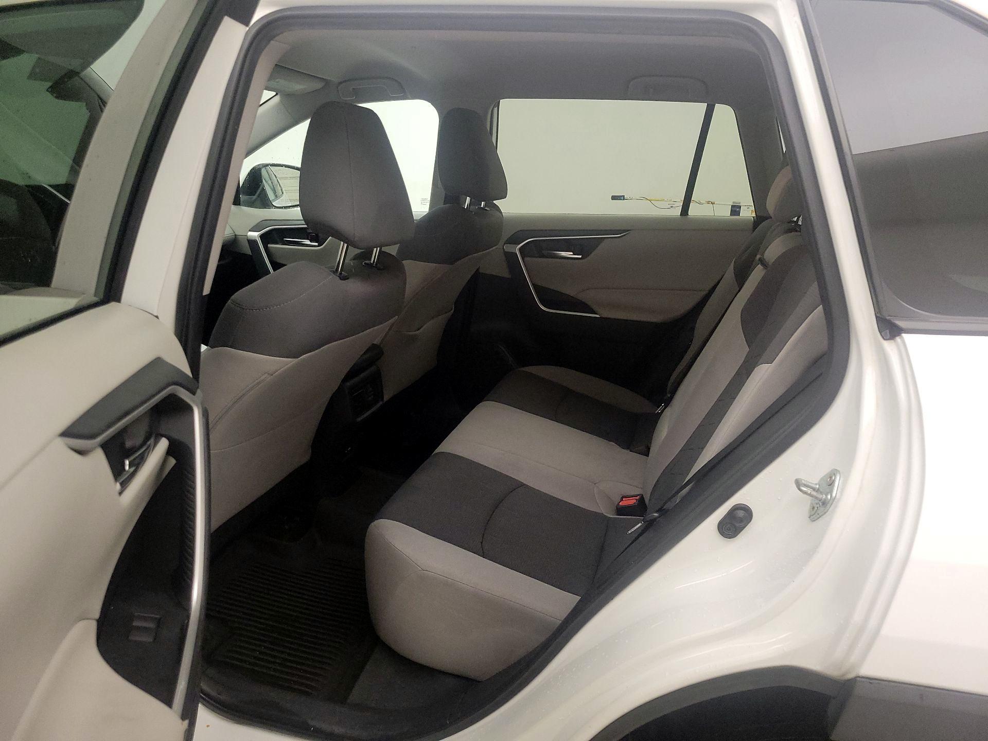 Thumbnail: 2021 Toyota RAV4 - 19