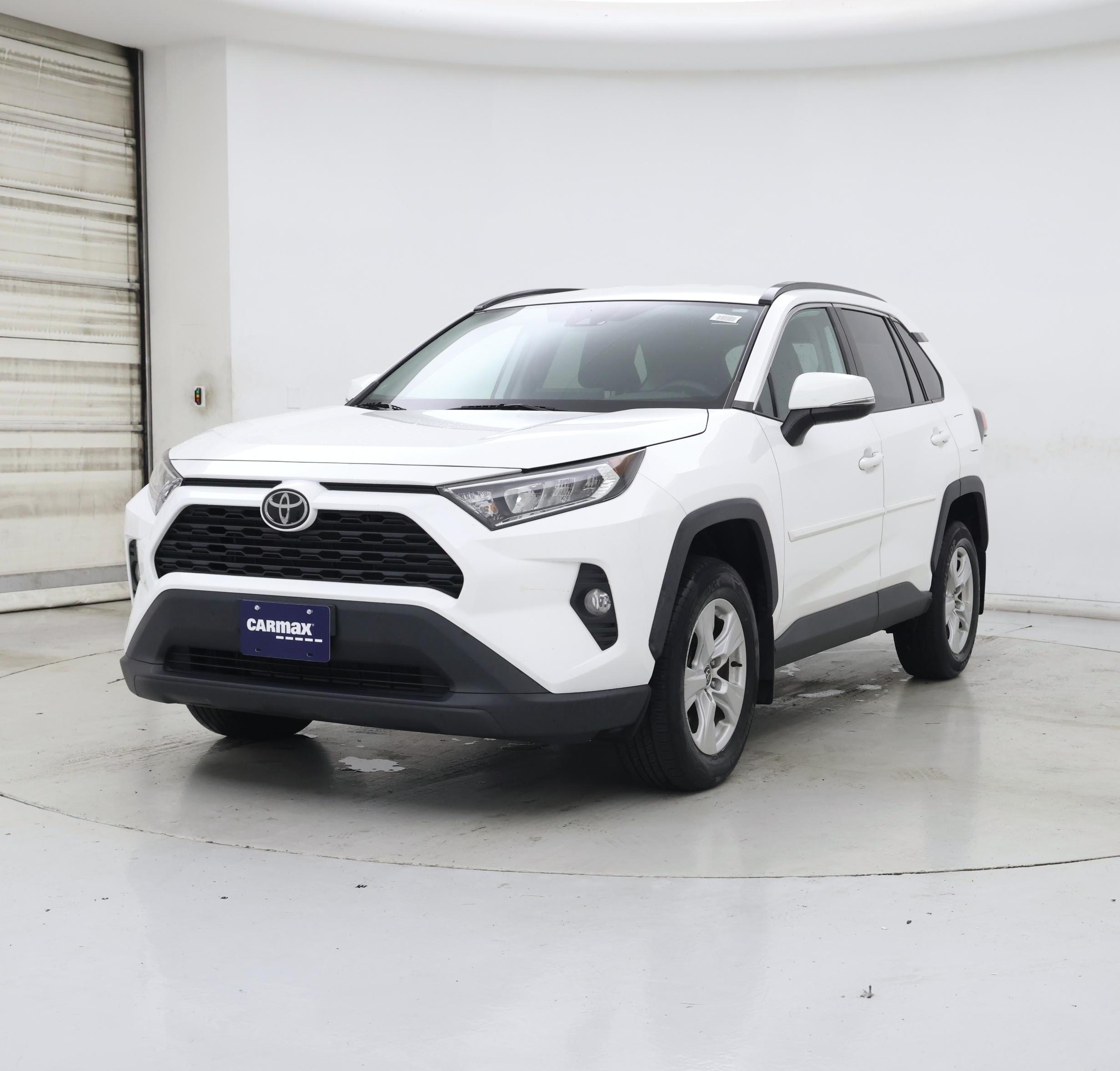 Thumbnail: 2021 Toyota RAV4 - 4