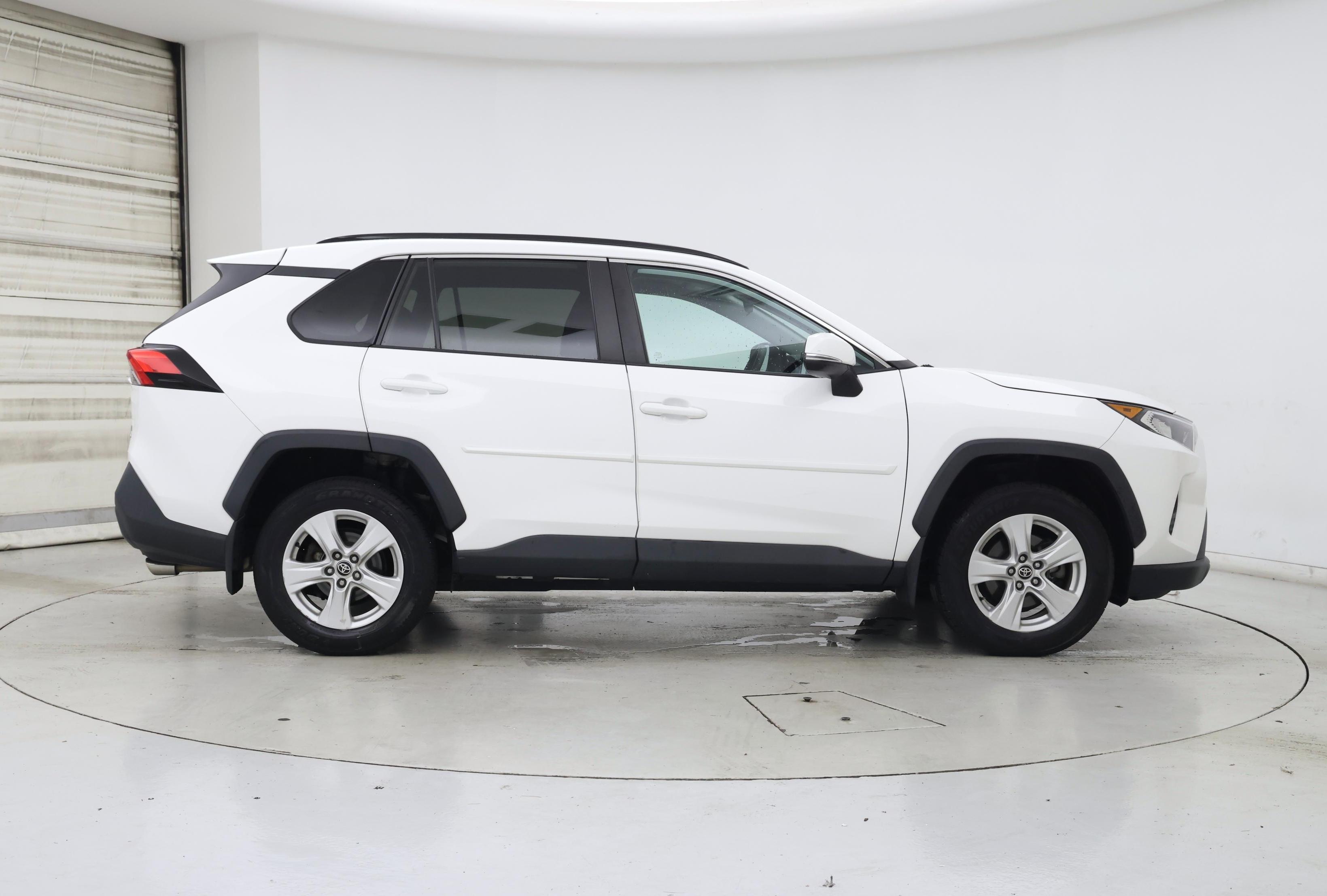 Thumbnail: 2021 Toyota RAV4 - 7