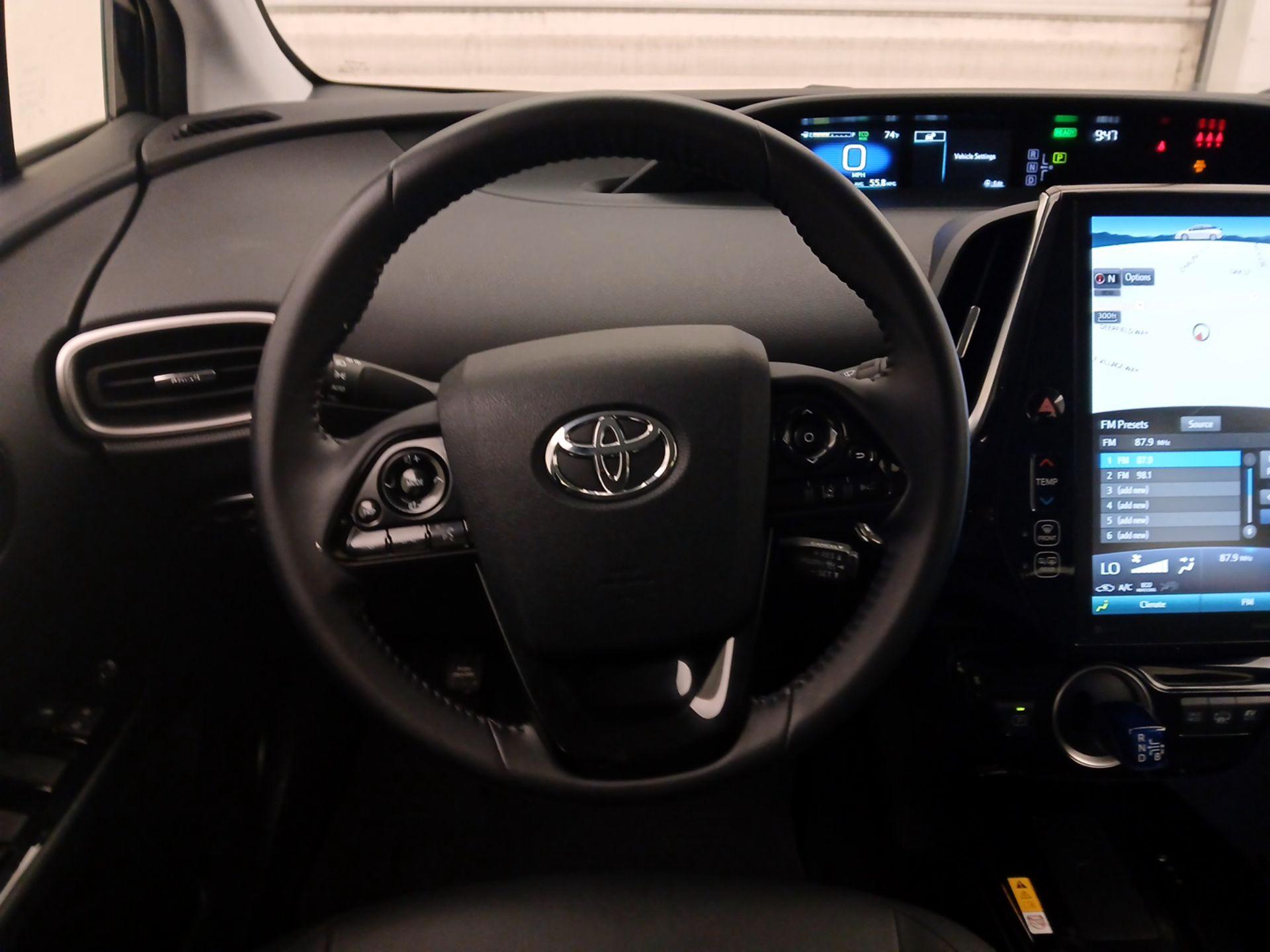 Thumbnail: 2021 Toyota Prius Prime - 10