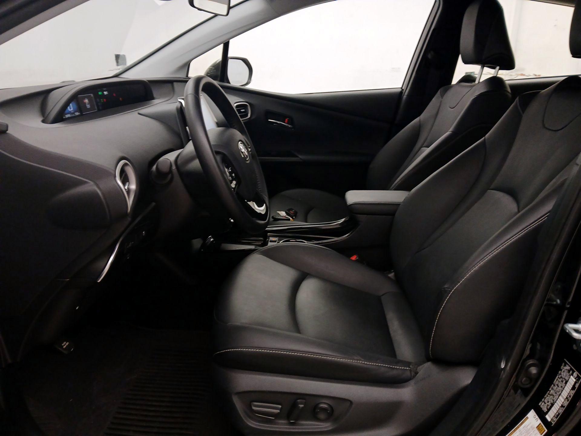 Thumbnail: 2021 Toyota Prius Prime - 11