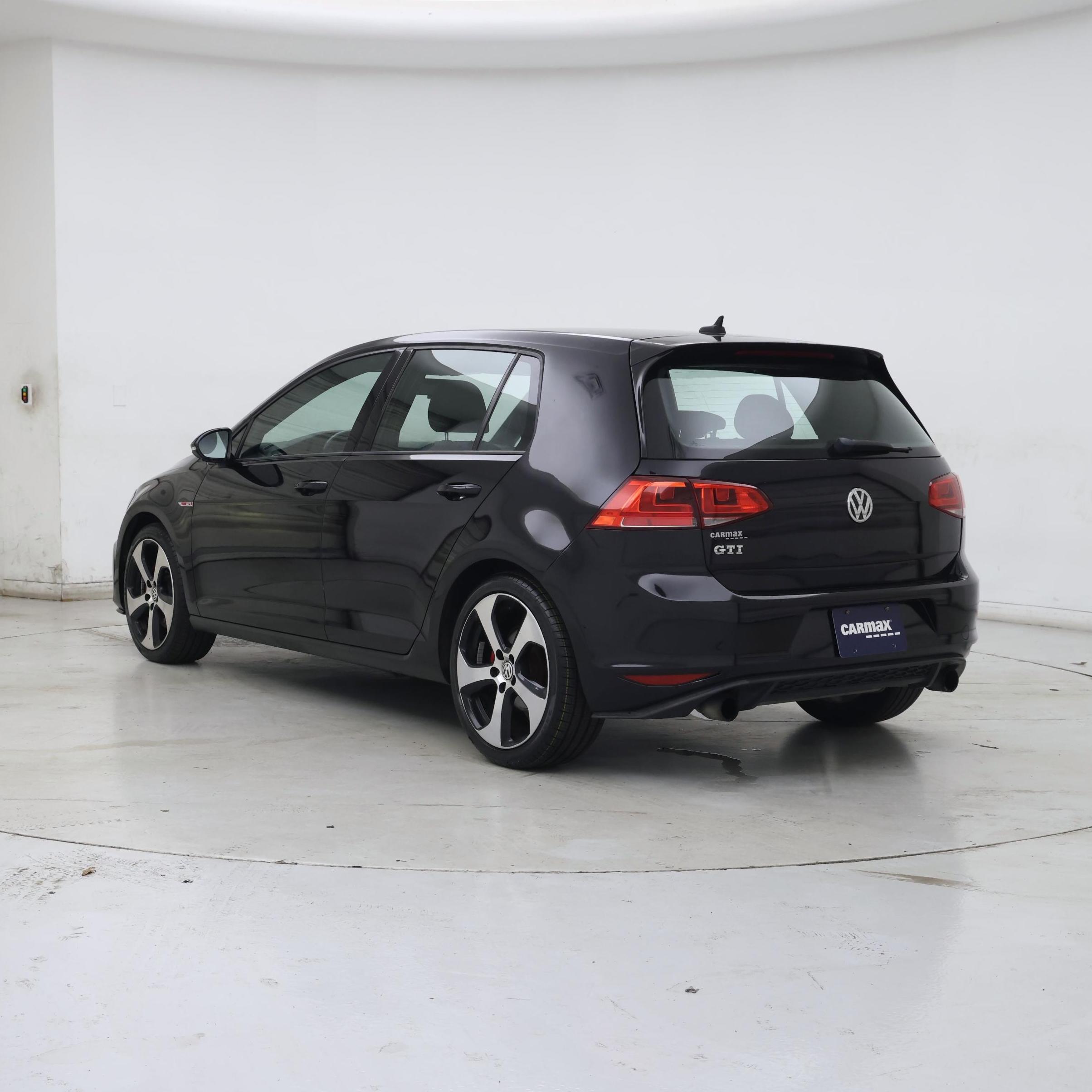 Thumbnail: 2016 Volkswagen Golf - 2
