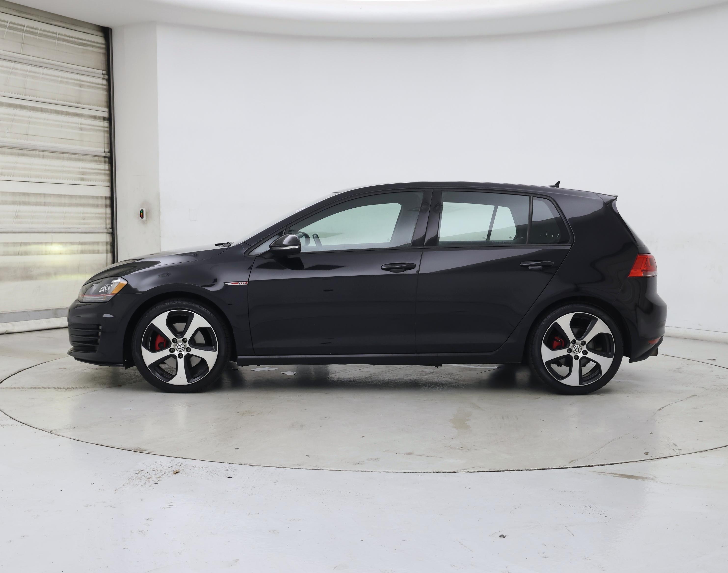 Thumbnail: 2016 Volkswagen Golf - 3