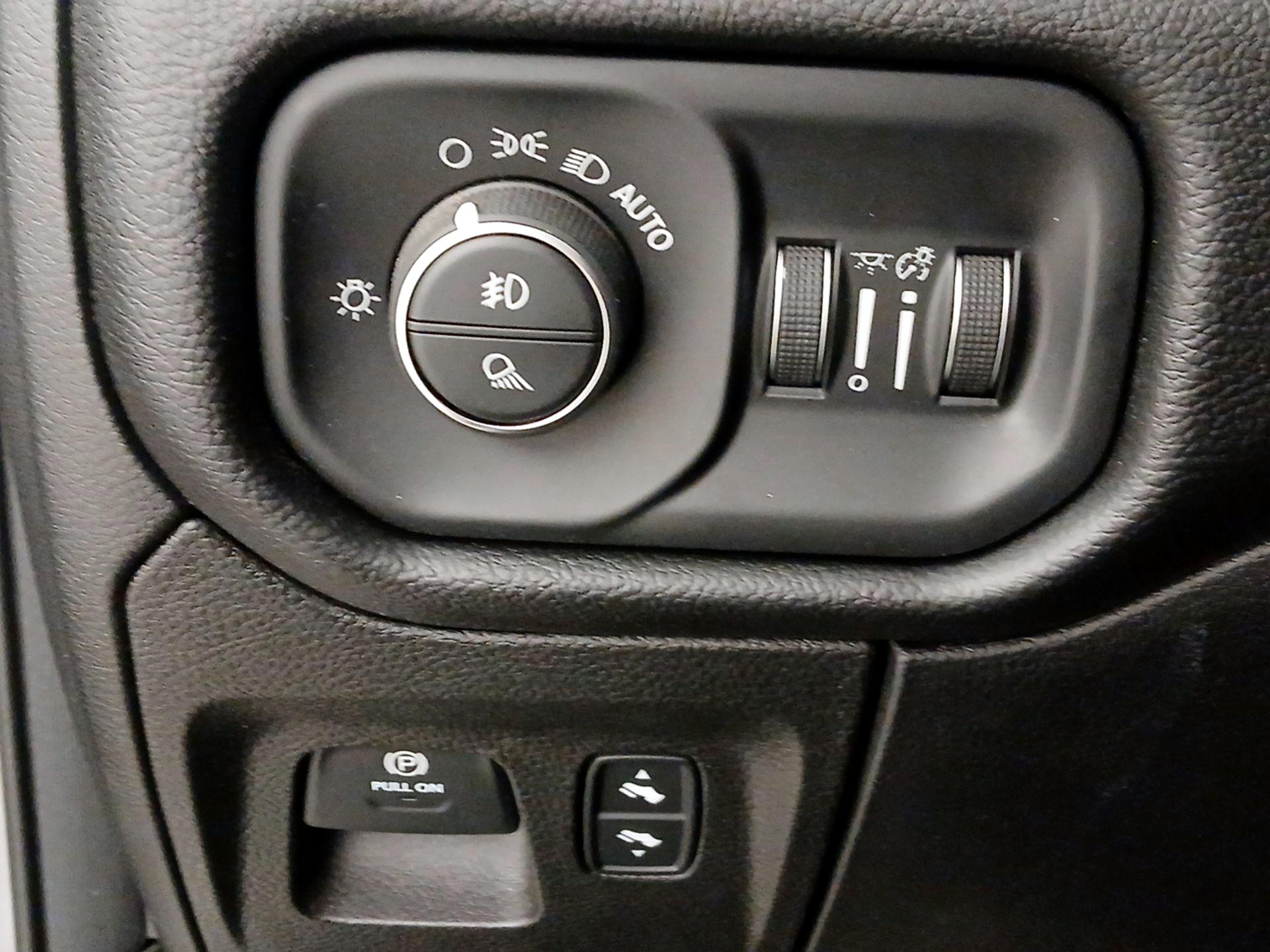 Thumbnail: 2019 RAM 1500 - 13