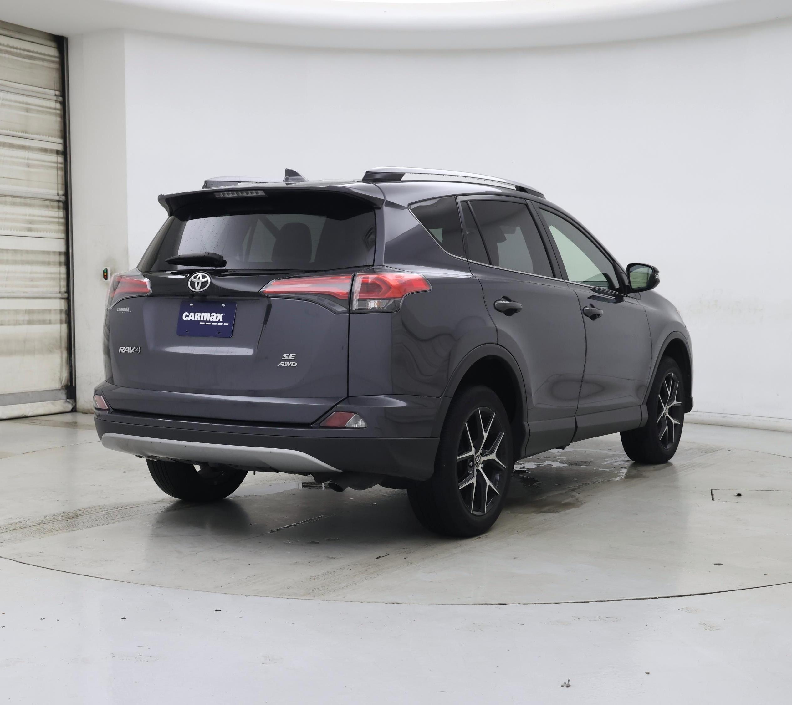 Thumbnail: 2017 Toyota RAV4 - 8