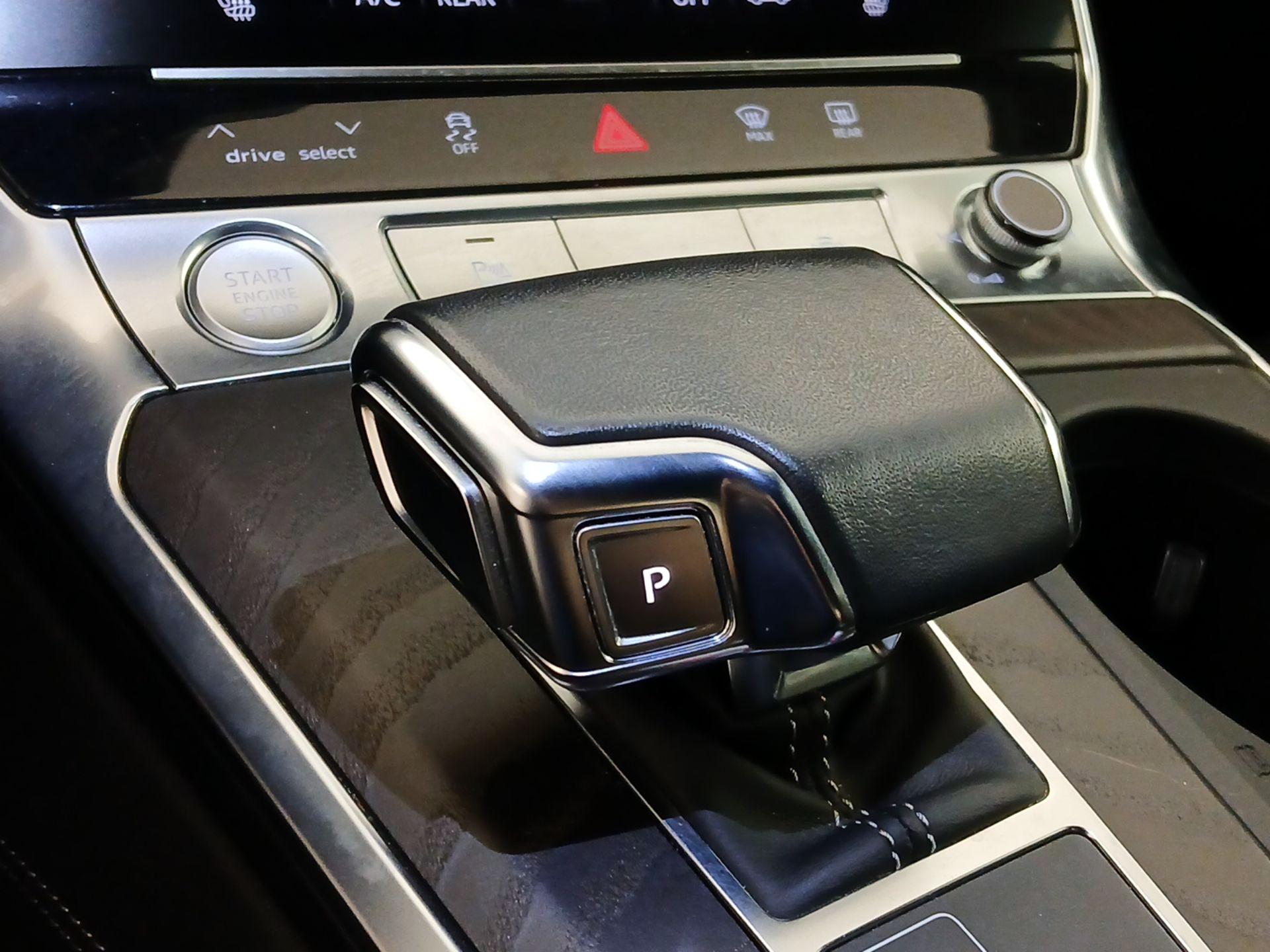 Thumbnail: 2019 Audi A6 - 15