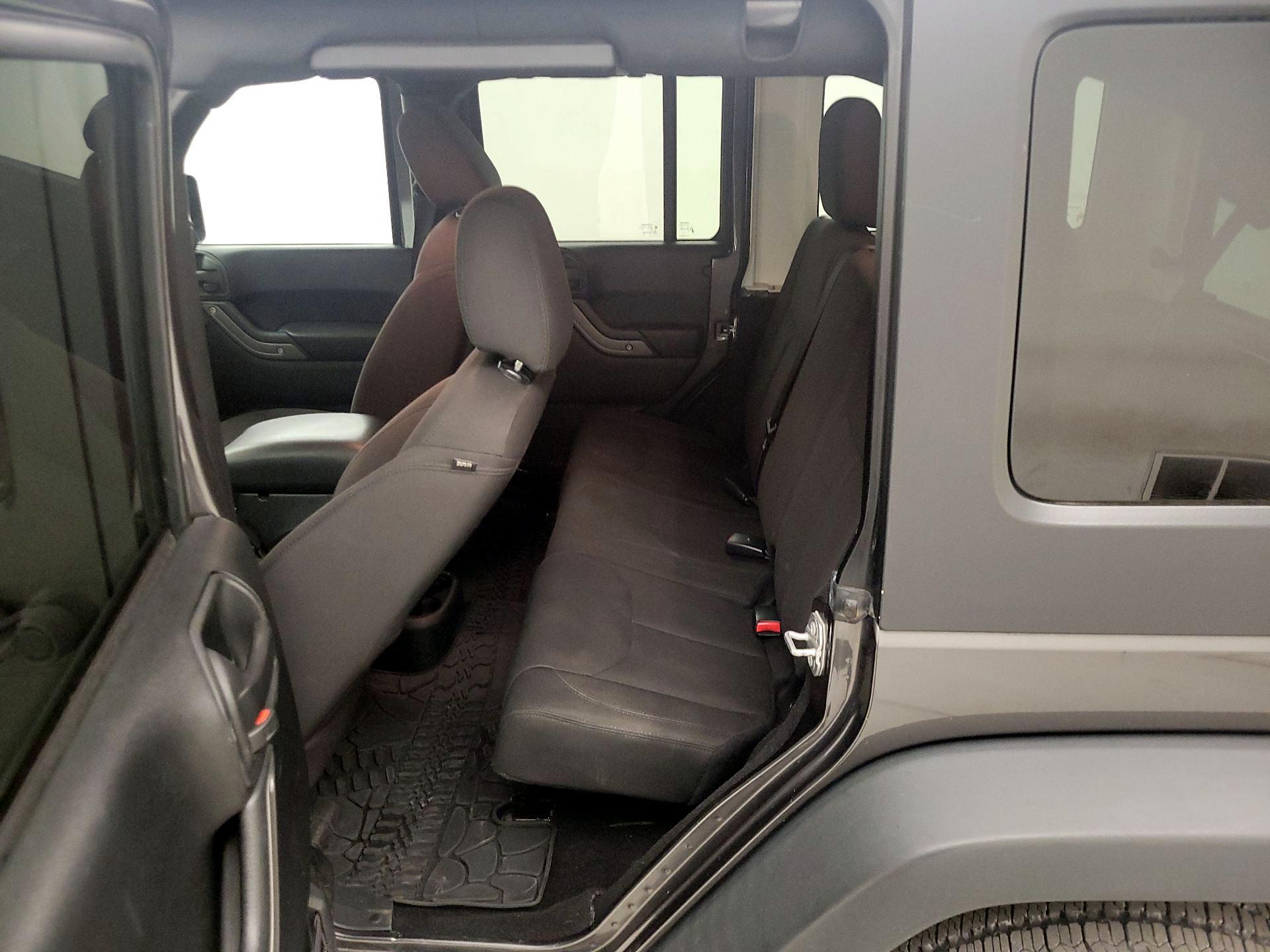 Thumbnail: 2017 Jeep Wrangler - 18