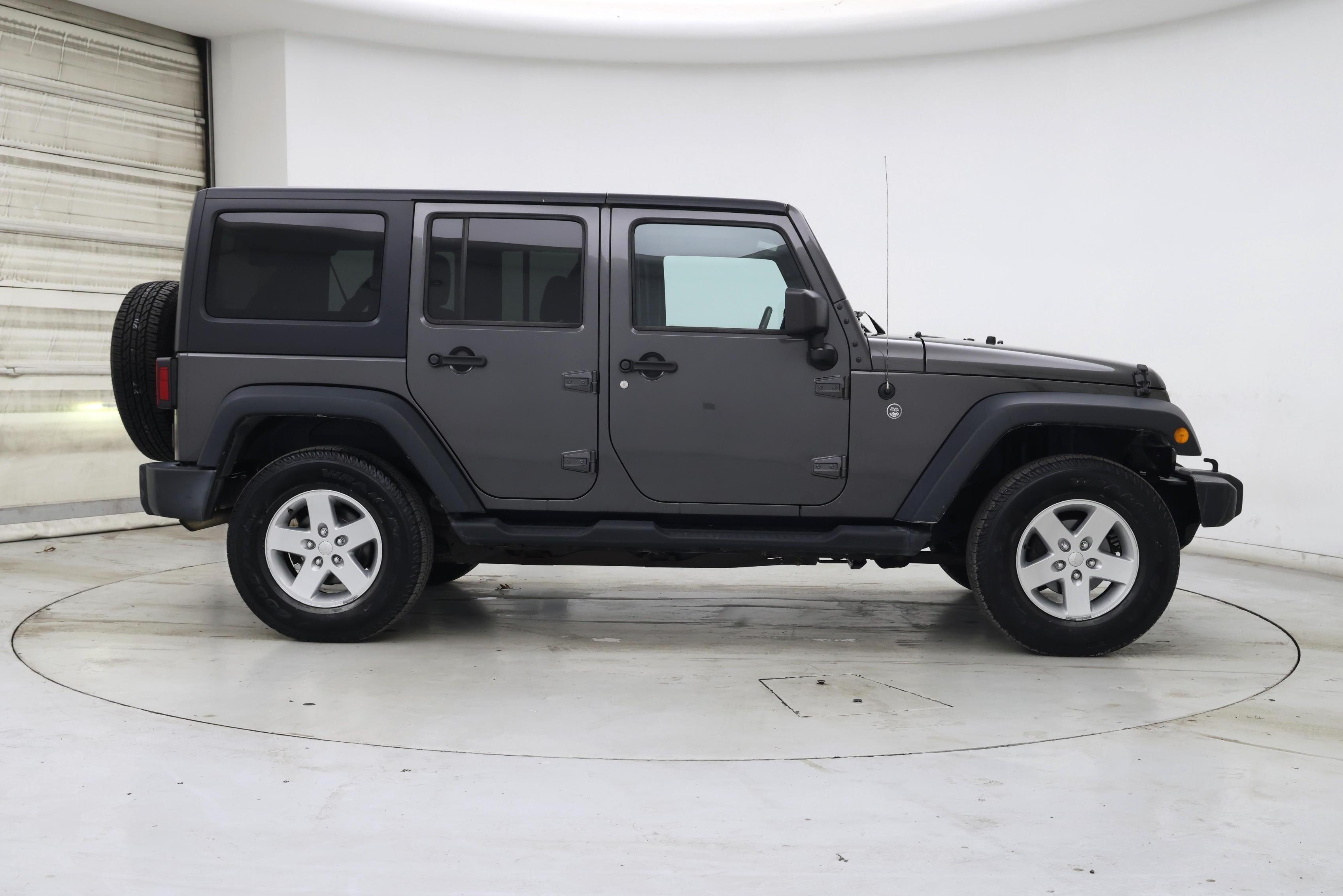 Thumbnail: 2017 Jeep Wrangler - 7