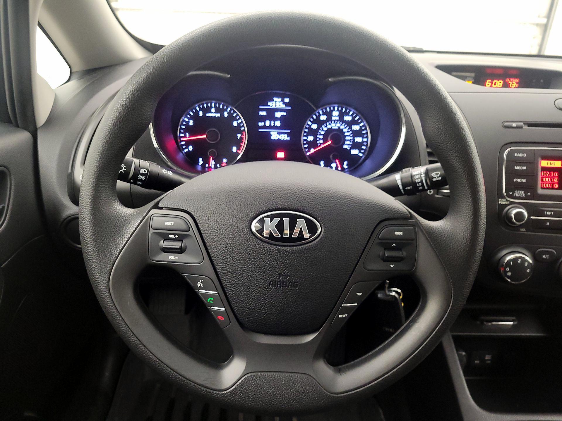Thumbnail: 2016 Kia Forte - 10