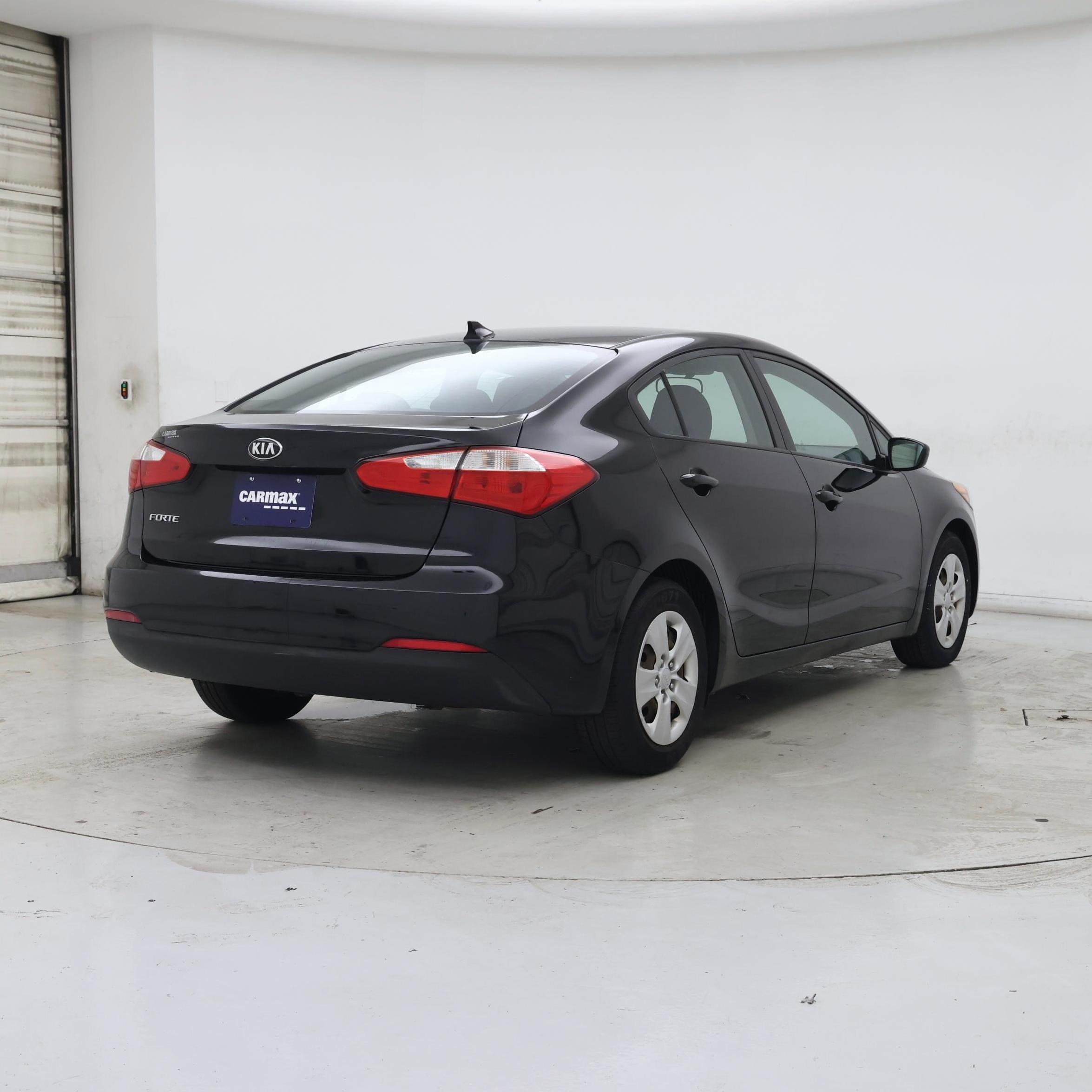Thumbnail: 2016 Kia Forte - 8
