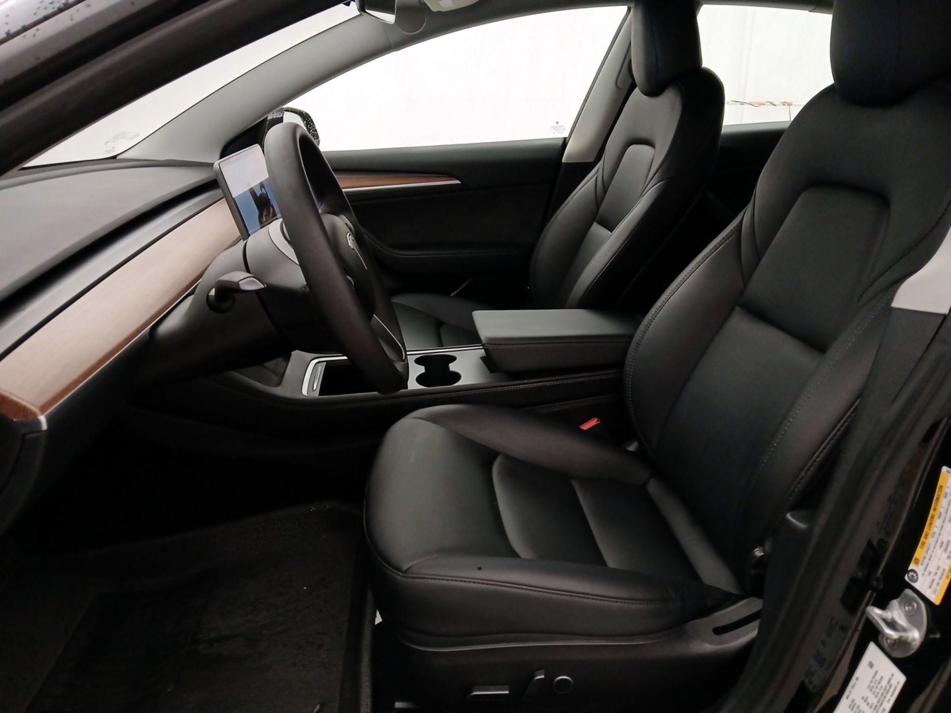 Thumbnail: 2022 Tesla Model 3 - 9